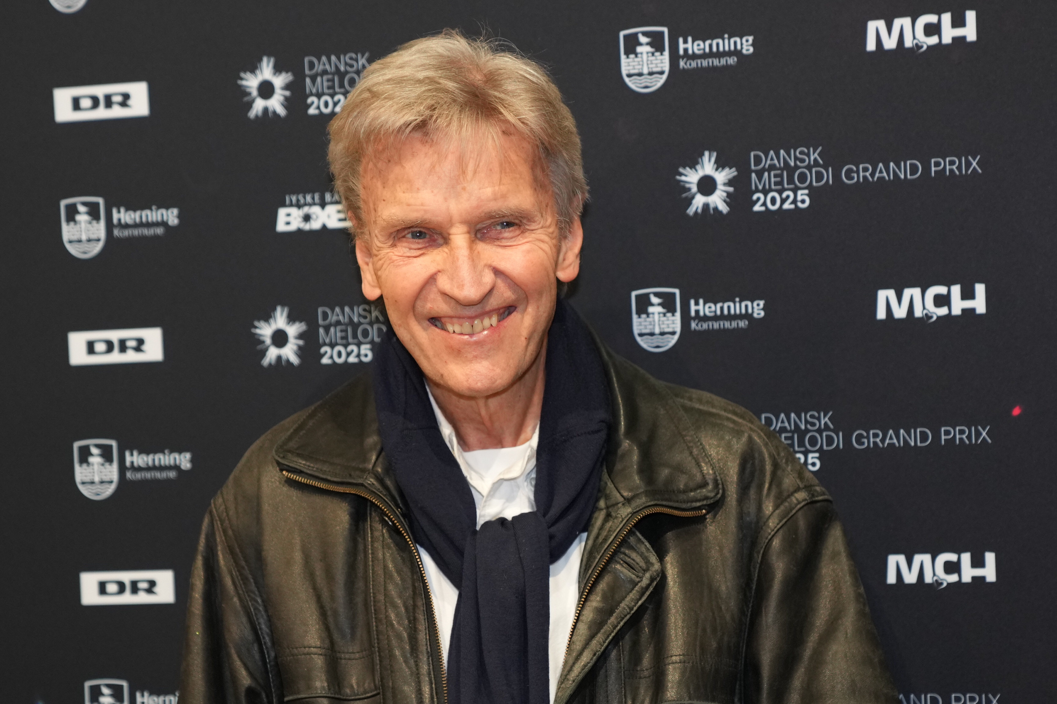 Jørgen de Mylius var naturligvis på plads til Dansk Melodi Grand Prix 2025, som løb af stablen i Jyske Bank Boxen i Herning lørdag.