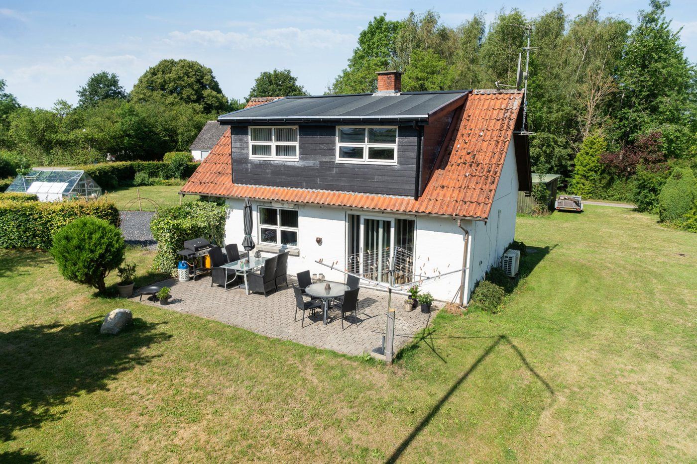 Det er nok svært at set, men huset her har haft en central rolle i ikonisk DR-serie. Nu kan det blive dit.