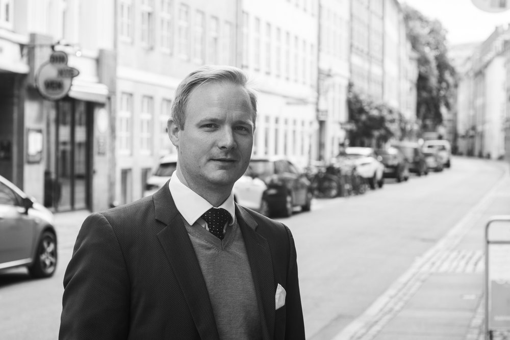 - Debatten er vigtig: For det første, fordi demokratiet aldrig er "færdigt" – vi skal løbende forbedre det, så det passer til samfundets behov. For det andet, fordi tilliden til politiske institutioner falder, siger Morten Jarlbæk Pedersen.