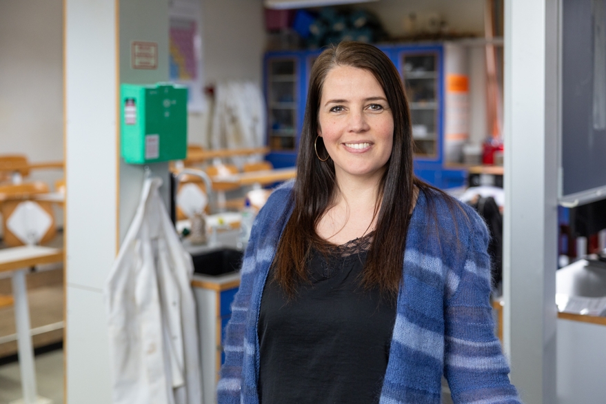 Naturfagslærer Nanna Filt Christensen fra Taastrup Realskole kan noget ganske særligt i forhold til at lære fra sig - og det får hun nu hæder for. - Leitorp og Vadskær/ Novo Nordisk Naturfagslærer Nanna Filt Christensen fra Taastrup Realskole kan noget ganske særligt i forhold til at lære fra sig - og det får hun nu hæder for.