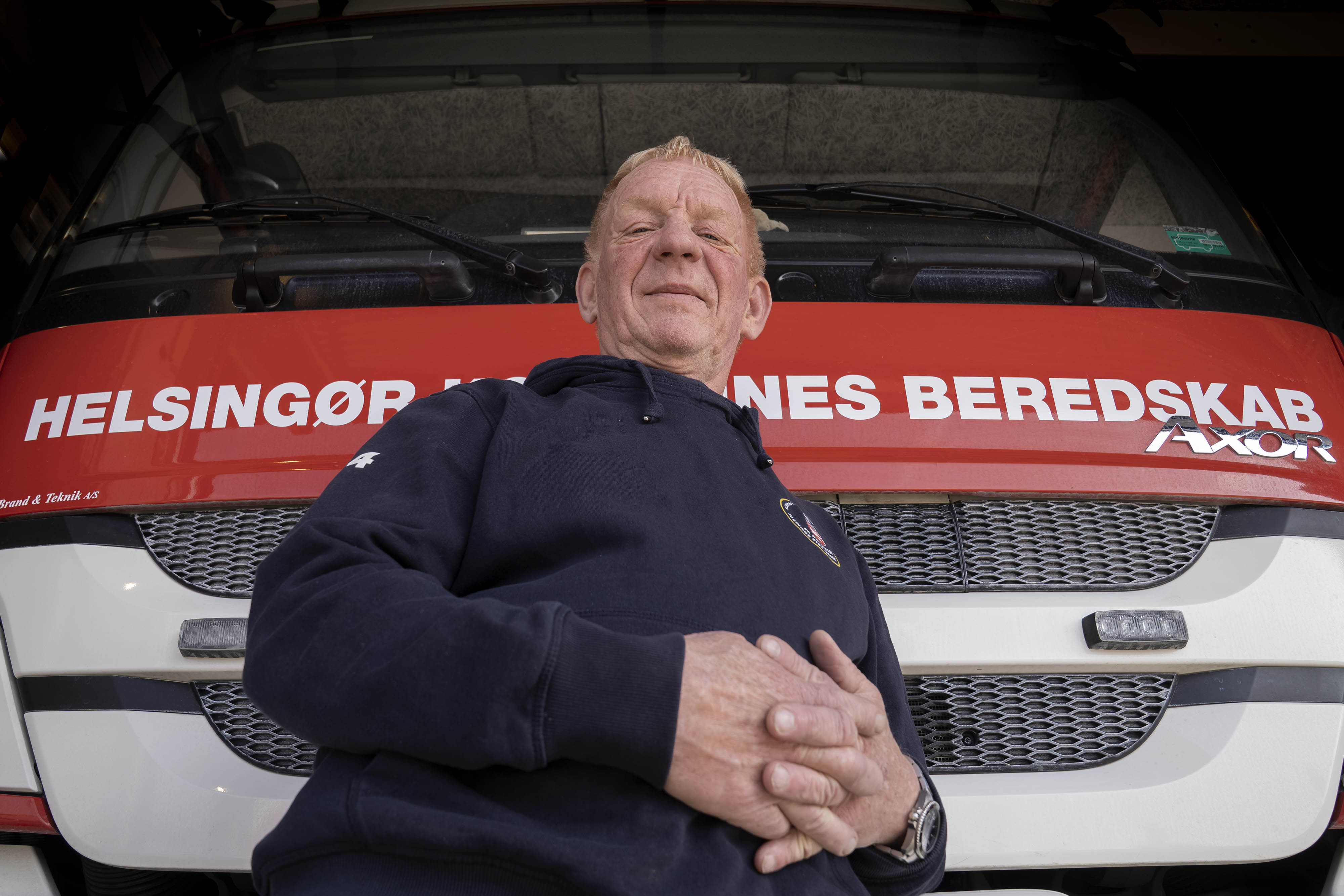 René Almqvist har snart 30 års jubilæum som brandmand i Helsingør. Her bidrager han med særligt med sin store rutine i en tid, hvor det bliver sværere for beredskabet at tiltrække nye, yngre kolleger.