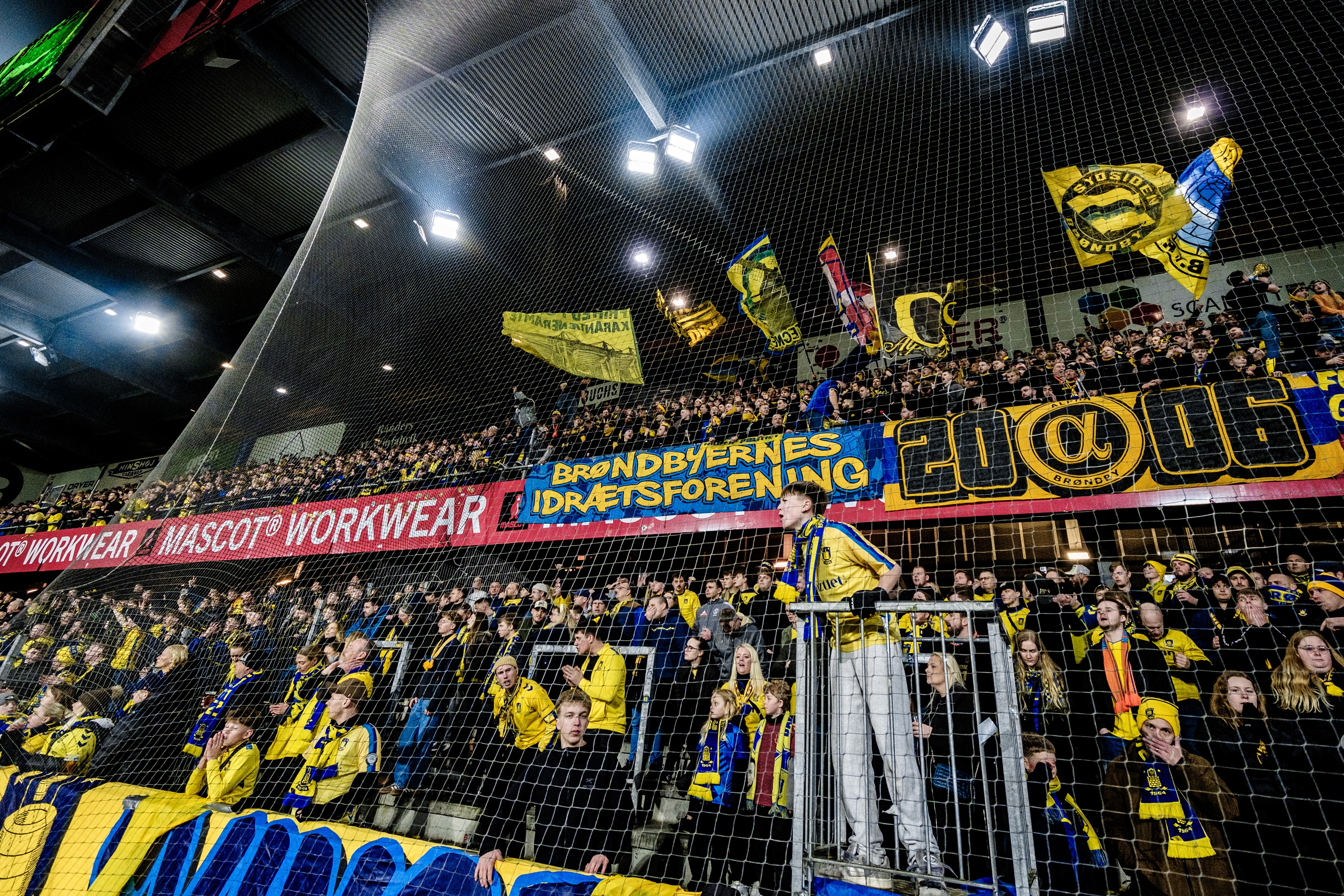 Mere end 200 Brøndby-tilhængere har klaget over vagterne i forbindelse med en kamp i Randers, og nu har politiet fattet interesse for sagen.