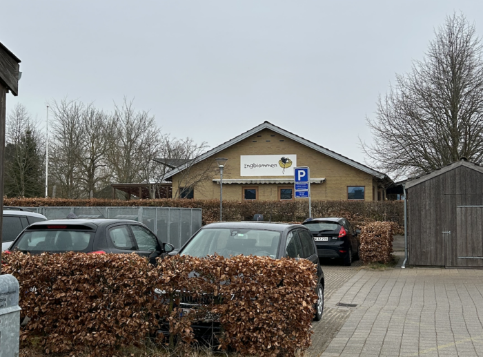 Engblommen er et børnehus i Allerød Kommune, som har modtaget en misfornøjet og en sur smiley indenfor to måneder af Fødevarestyrelsen.