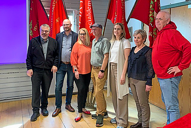 Socialdemokratiet har fundet sit kandidathold. Fra venstre mod højre ses Morten Lyager, Morten Thorup, borgmester Vicky Holst Rasmussen, Brian Øllegaard, Mai Nørreskov, Marianne Røgen og Allan Kreutzfeldt. Derudover opstiller Henrik Sass Christensen, som ikke er på billedet.