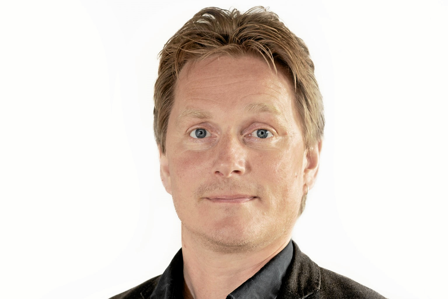 Det handler ikke om karakterer, men om noget langt vigtigere. Seniorforsker Thyge Tegtmejer forklarer her, hvorfor færre elever kan være kuren mod skolevægring og mistrivsel.