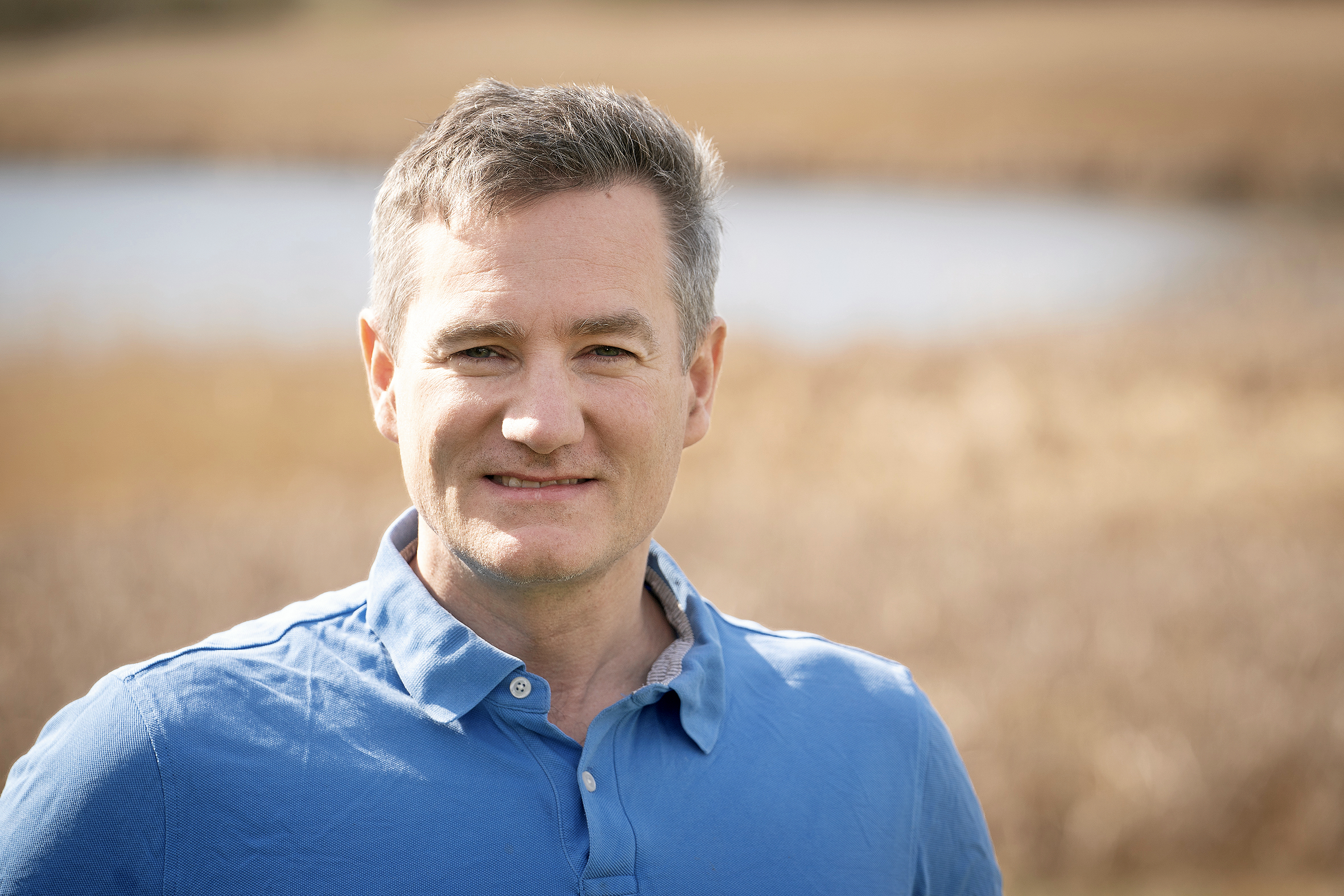 Rasmus Jarlov sælger huset, der ligger lige ned til Brordrup Mose.