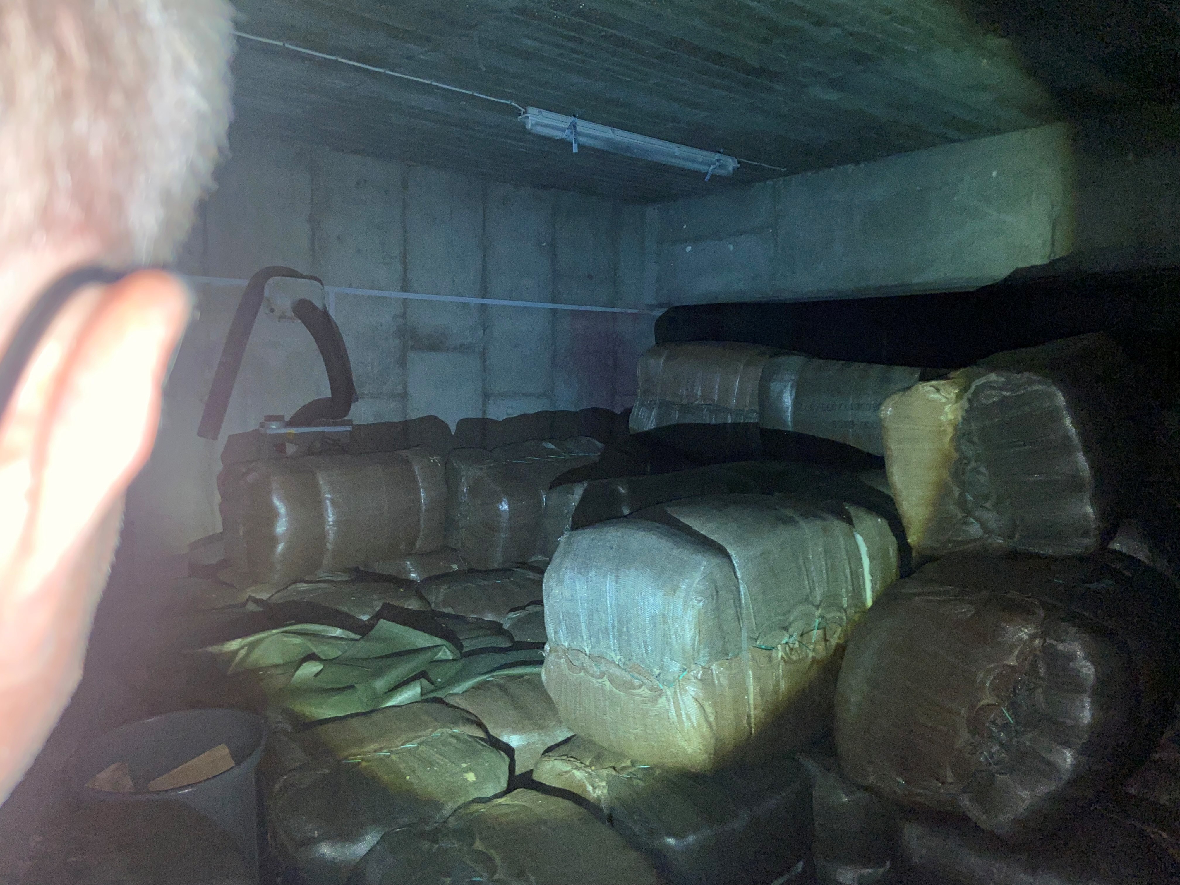 Beskyttelsesrummet er normalt låst af for offentligheden.