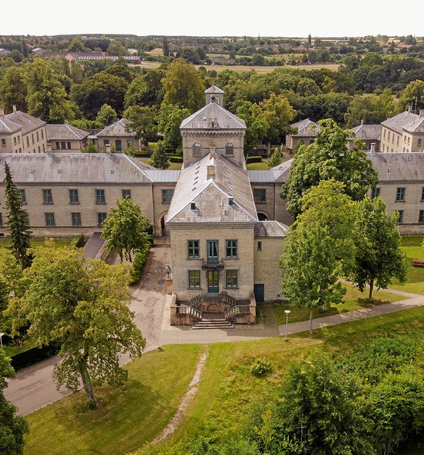 Salget af Kurhus på Sct. Hans var lagt i budgettet for 2023, men blev først gennemført i 2024 - og er dermed et eksempel på de periodiske forskydninger, som er med til at få 2024-regnskabet til at se godt ud.