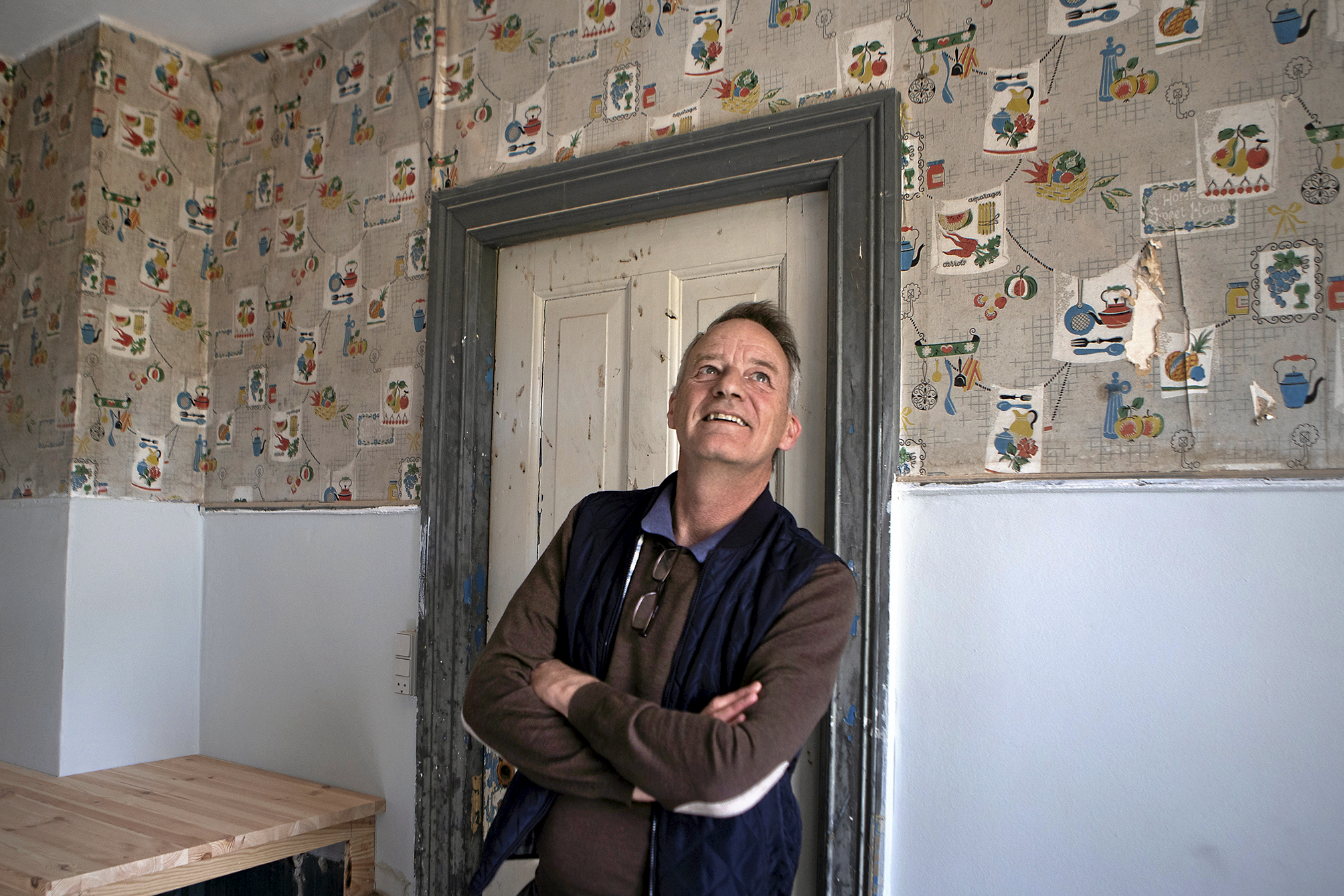 Andre havde måske malet det over, men Anders Brüel og resten af restaureringsholdet er begejstrede for det særprægede tapet.