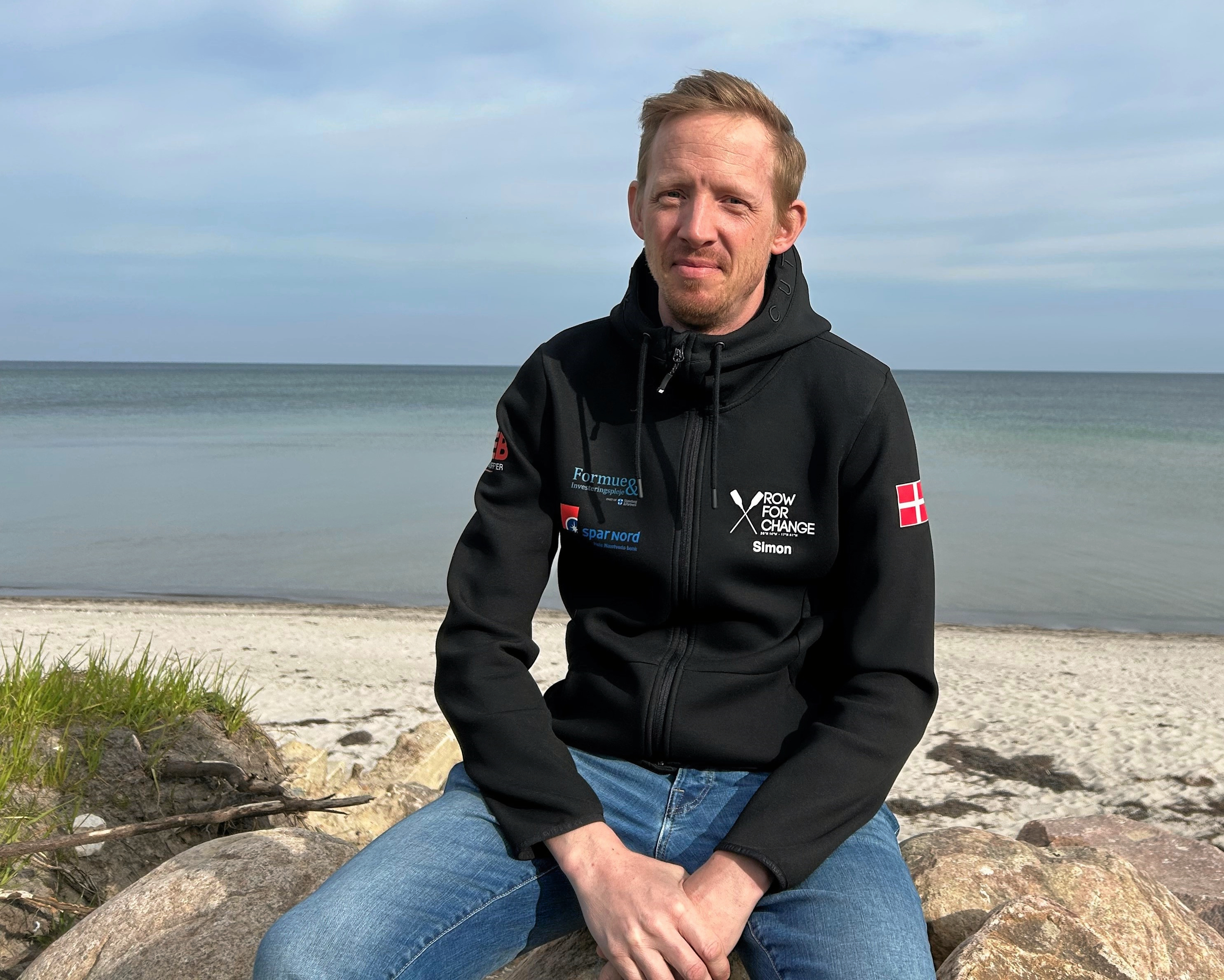 For anden gang begiver Simon Svendsen sig ud på Atlanterhavet i en robåd.