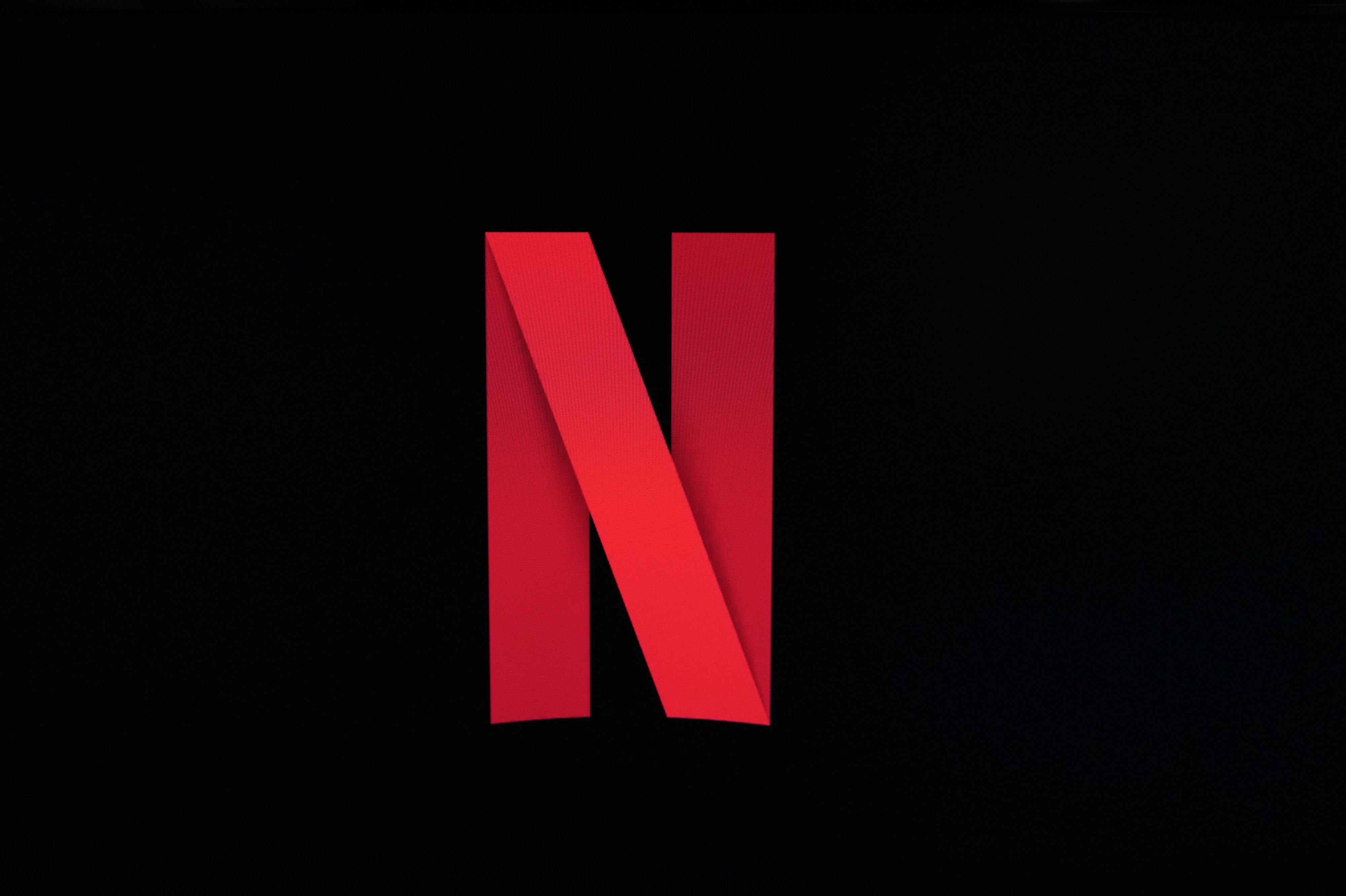 Streamingtjenesten Netflix slår analytikernes forventninger og kan se en stigning i omsætningen i første kvartal. Det skyldes blandt andet højere abonnementspriser. (Arkivfoto).