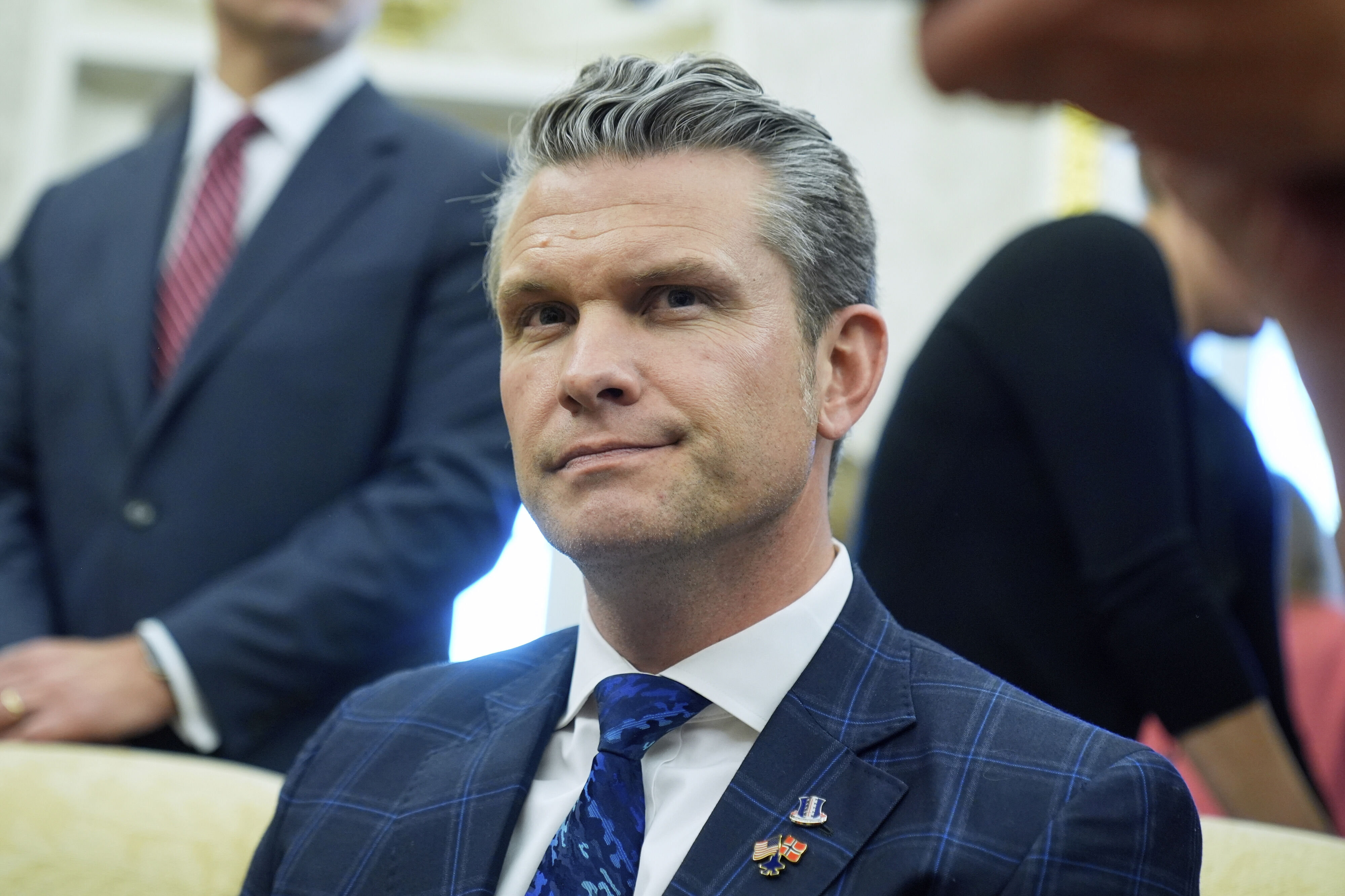 USA's præsident, Donald Trump, har haft "en snak" med forsvarsminister Pete Hegseth efter flere meldinger om sikkerhedsbrister. (Arkivfoto).