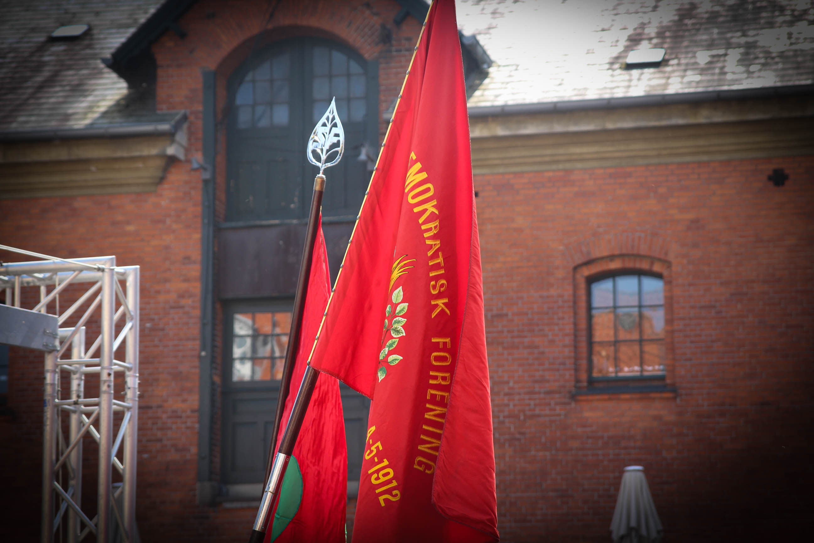 - 1. maj handler om international solidaritet på tværs af grænser, ikke om grænser mellem os forskellige mennesker, skriver Niels Erik Danielsen (EL).