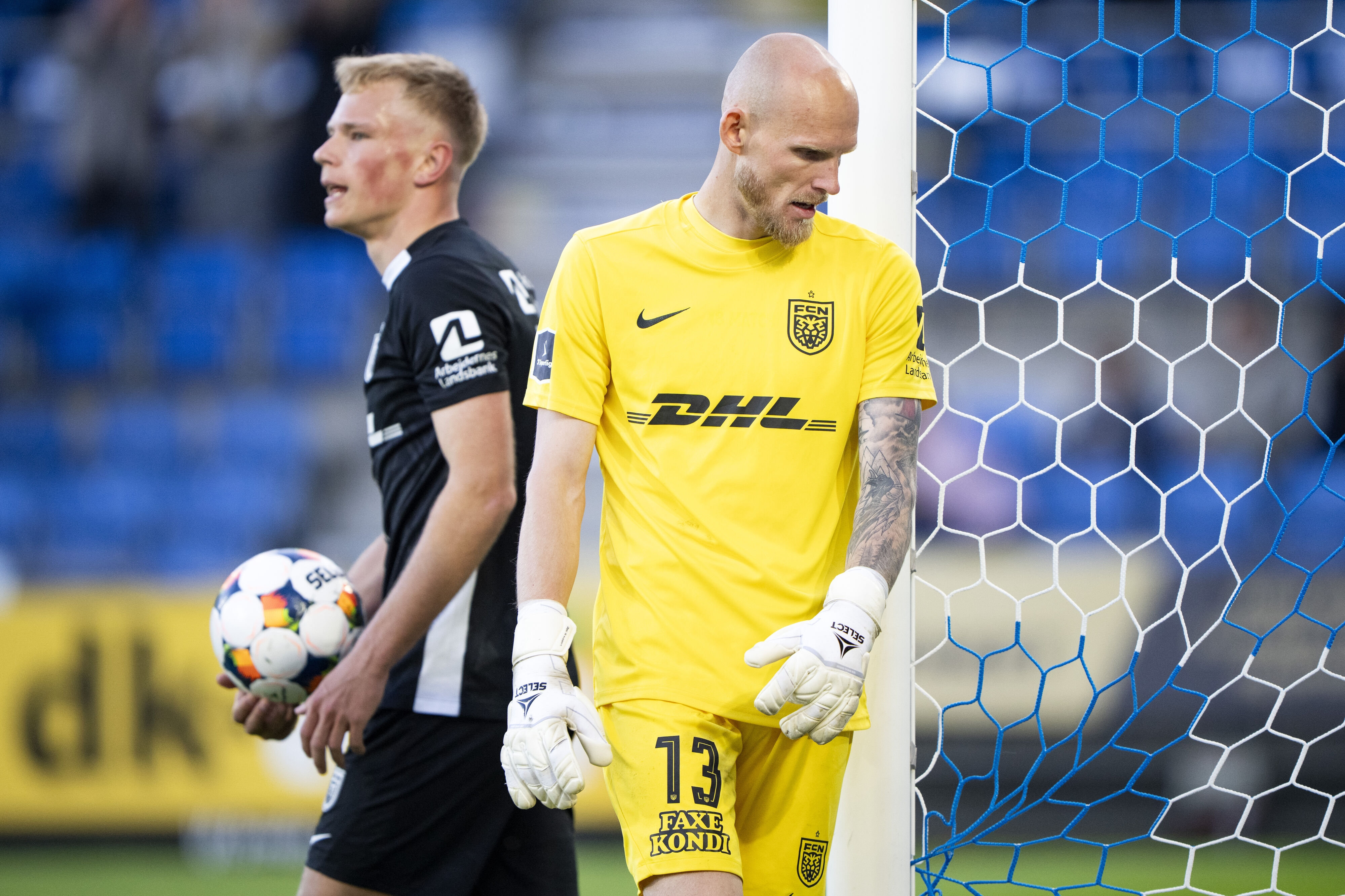 FCN-målmand Andreas Hansen blev solgt af sit forsvar et par gange i fredagens nederlag til Randers.