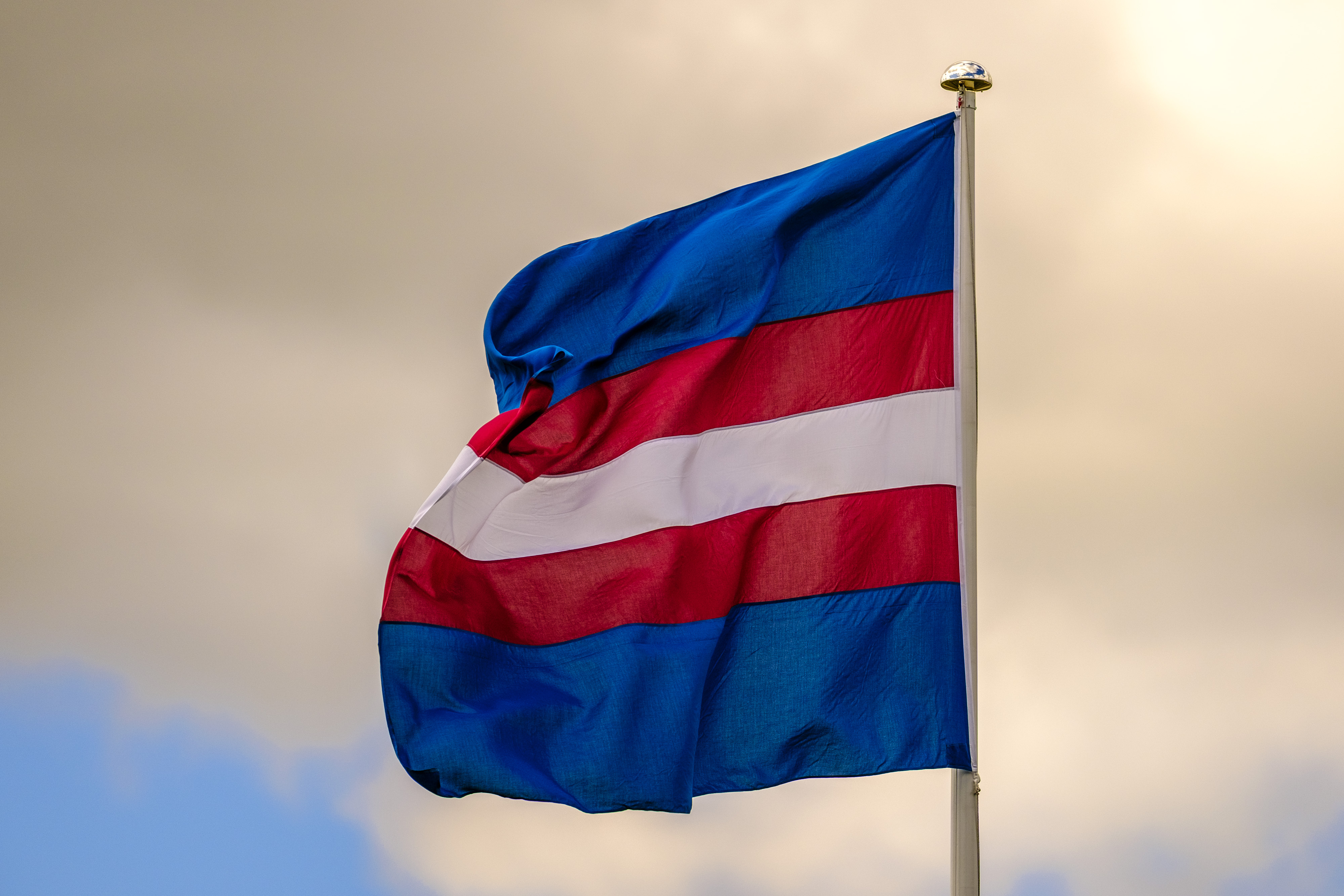 På Park Allé i Brøndbyøster blev der søndag flaget for de danske modstandsfolk, der kæmpede for Danmarks frihed under den fem år lange besættelse fra 1940 til 1945.