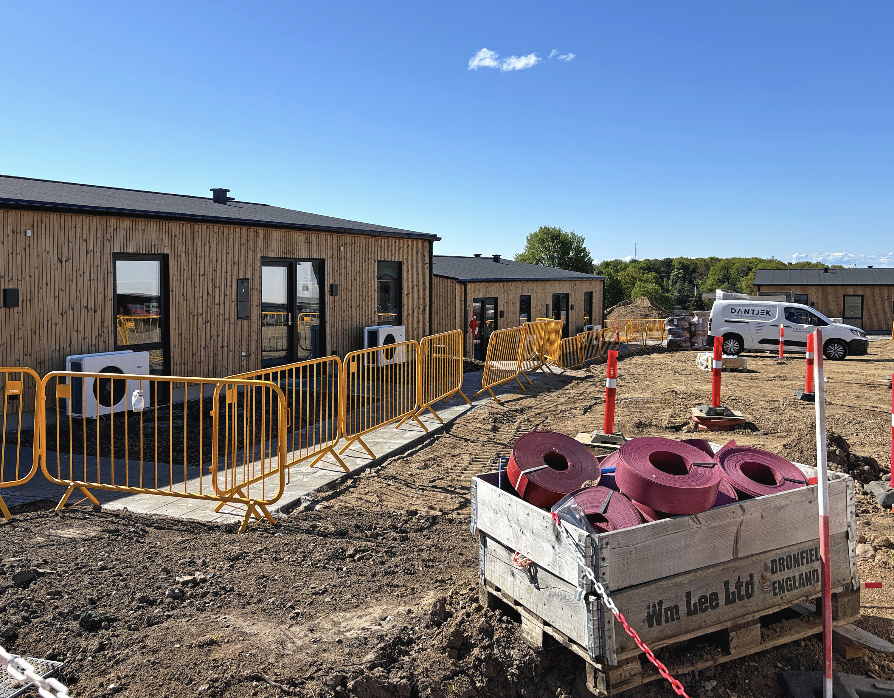 Kalundborg Kommune lover nu, at ingen byggesag må tage mere end 80 dage - og målet er at nå de nationale servicemål inden udgangen af 2026. Billedet her er fra boligbyggeriet på Herredsåsen i Kalundborg, som Thybo Ejendomsudvikling står bag.