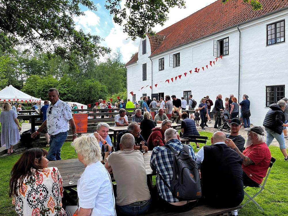 Ølfestivalen har de seneste tiltrukket mellem 1200 og 1400 mennesker.