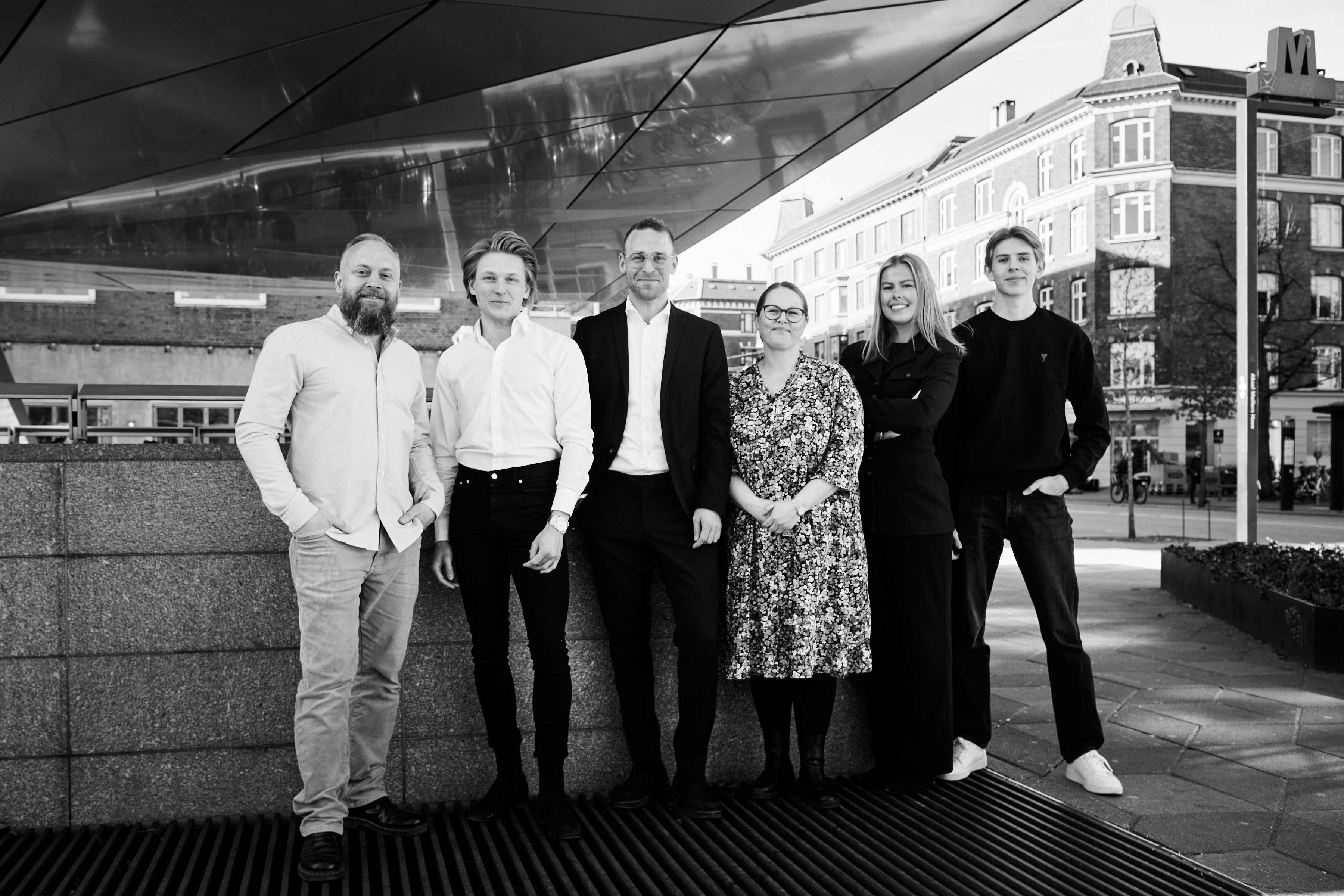 På mindre end halvandet år har Steffen Falch (i midten) sammen med sit voksende team opbygget en solid kundebase ved at fokusere på gode kunderelationer.