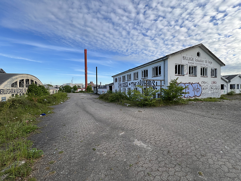 En borger foreslår Næstved Totalcenter som en alternativ placering til det nye hotel.