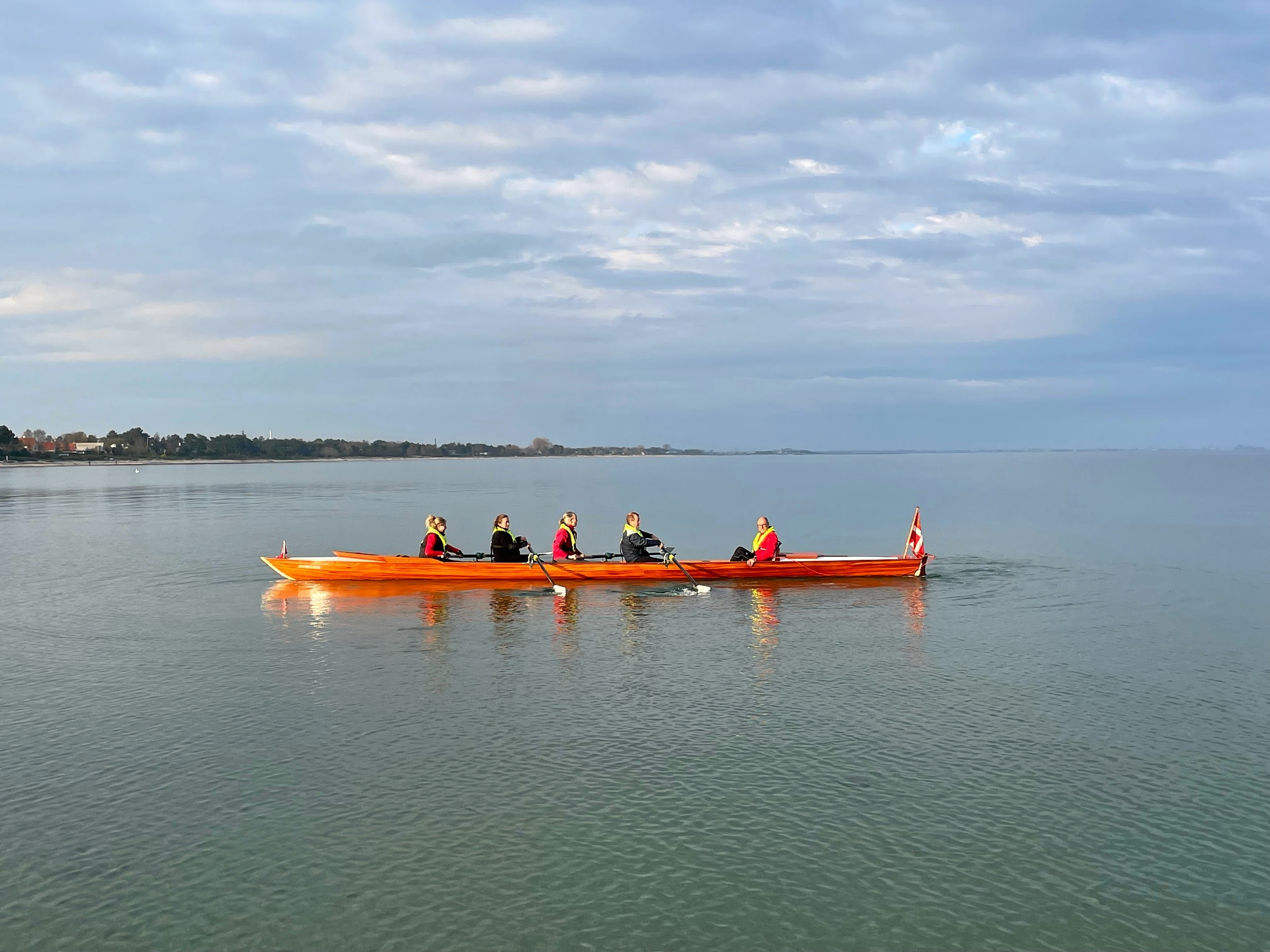 Til åbent hus-arrangementet kan man få en gratis prøvetur i inrigger eller kajak.