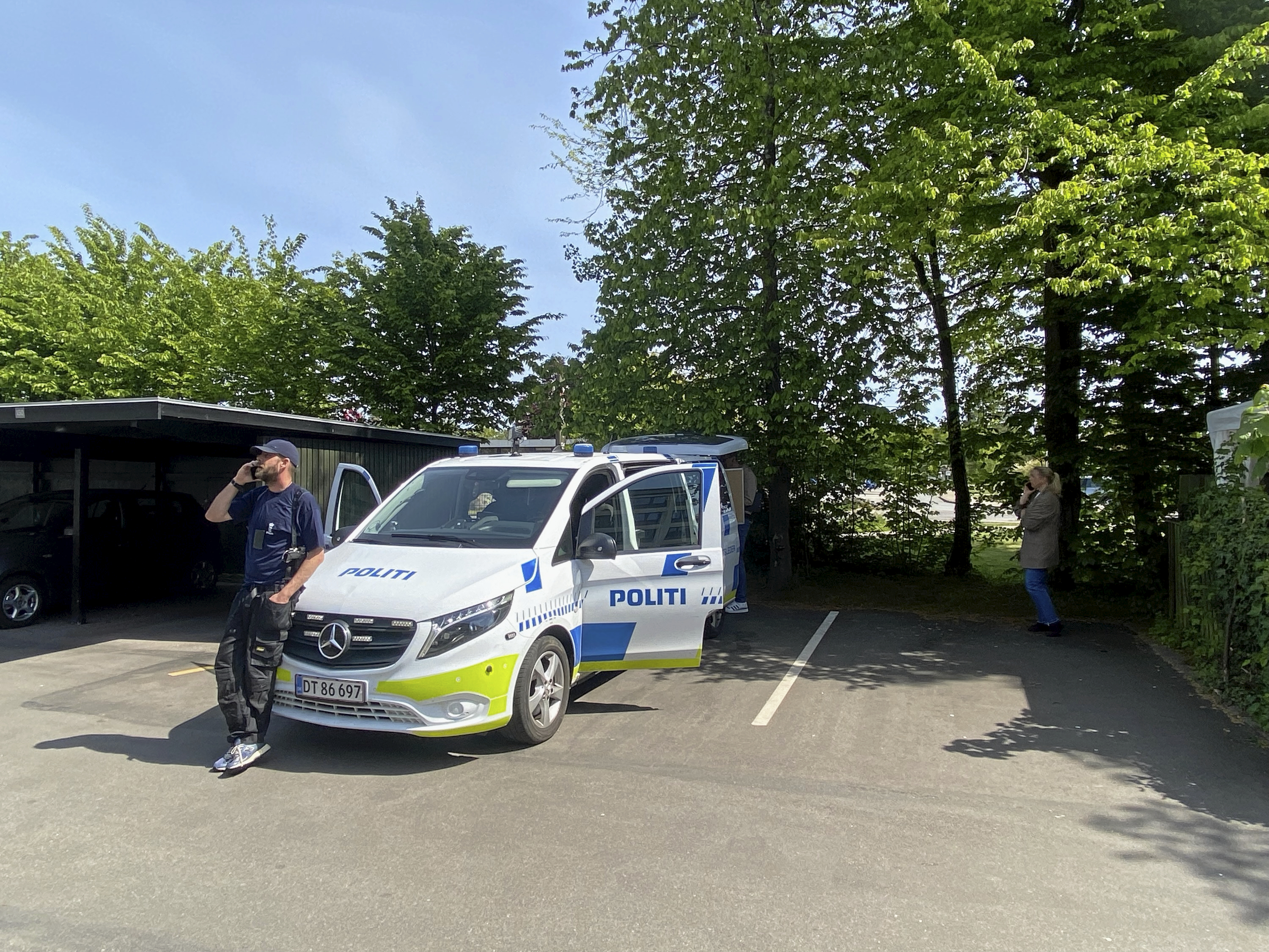 Politiets teknikere arbejdede i adskillige timer på gerningsstedet tirsdag.