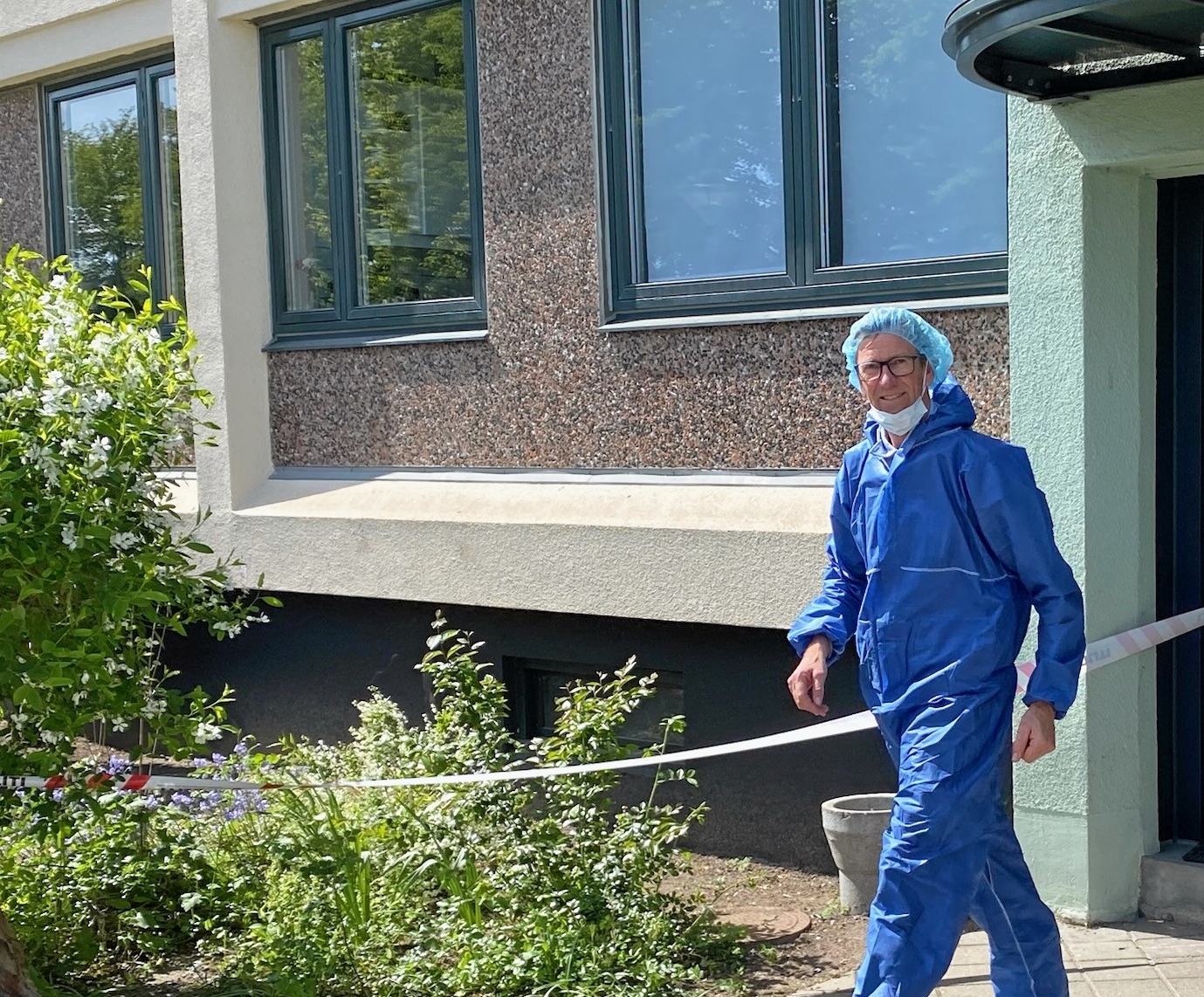 Teknikere er netop nu i gang med undersøgelser på stedet. - Henrik Førby Jensen Teknikere er netop nu i gang med undersøgelser på stedet.