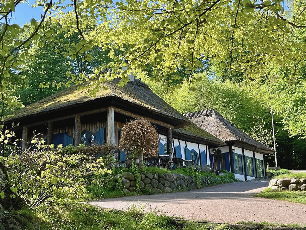 Restauranten ligger smukt og idyllisk, men bag facaden er der uro.