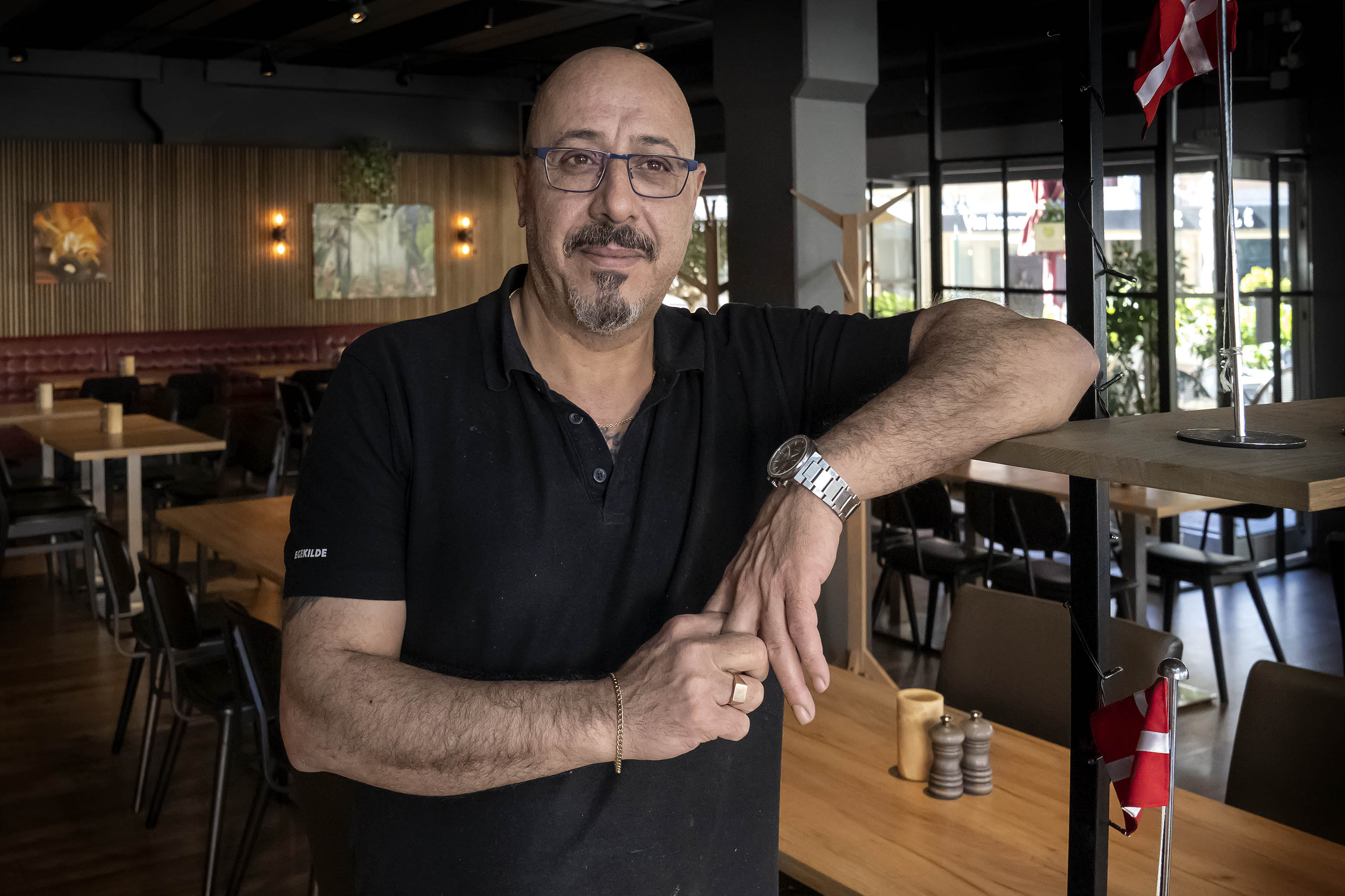 Ido Koc er manden bag Café Iso i Lillerød, som han nu har sat til salg.