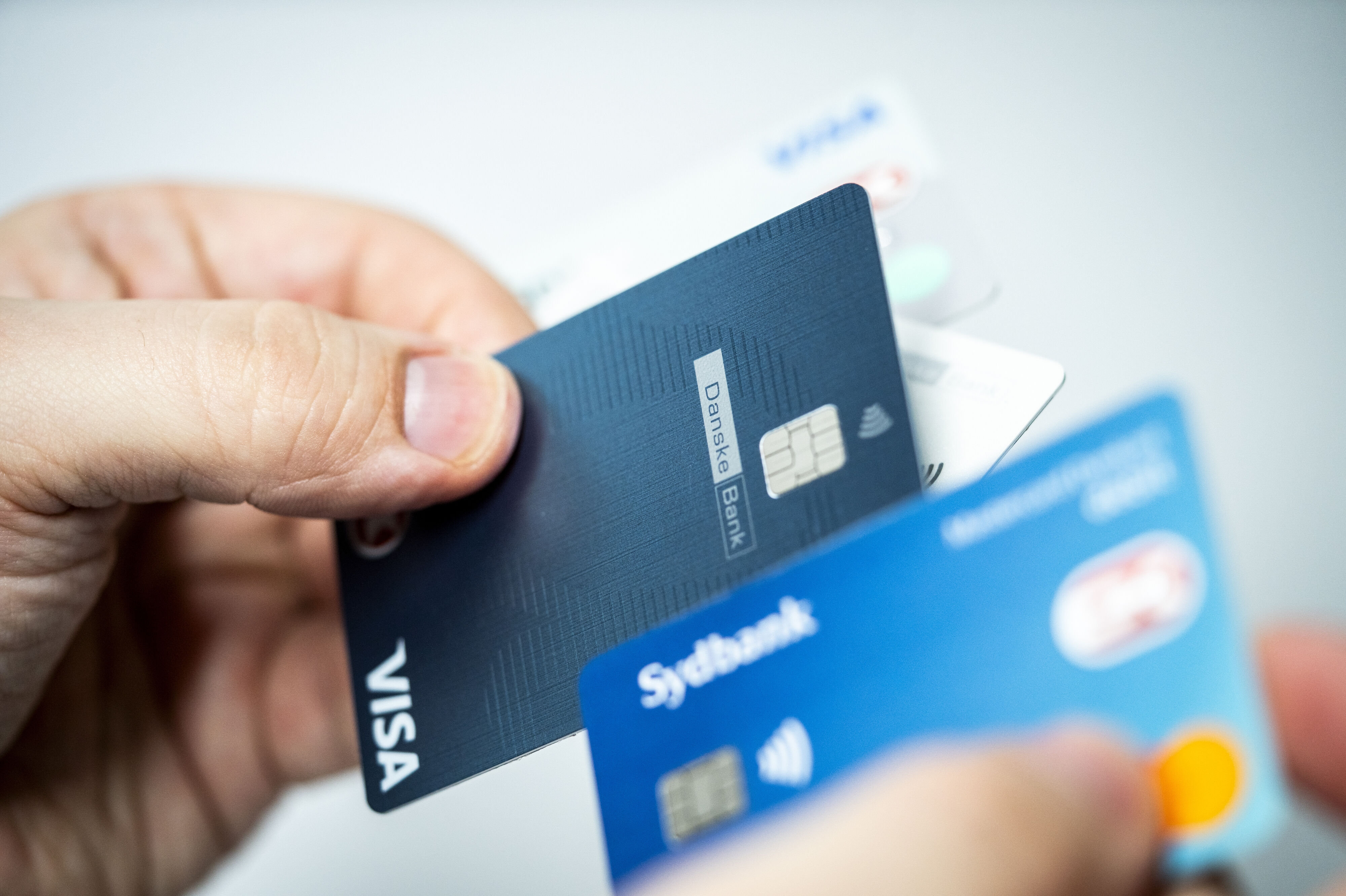 Sørg for at medbringe to betalingskort på rejsen - og gerne to forskellige typer, såsom visakort og mastercard, lyder rådet fra privatøkonomisk ekspert i Nordea Betina Grimstrup. (Arkivfoto).