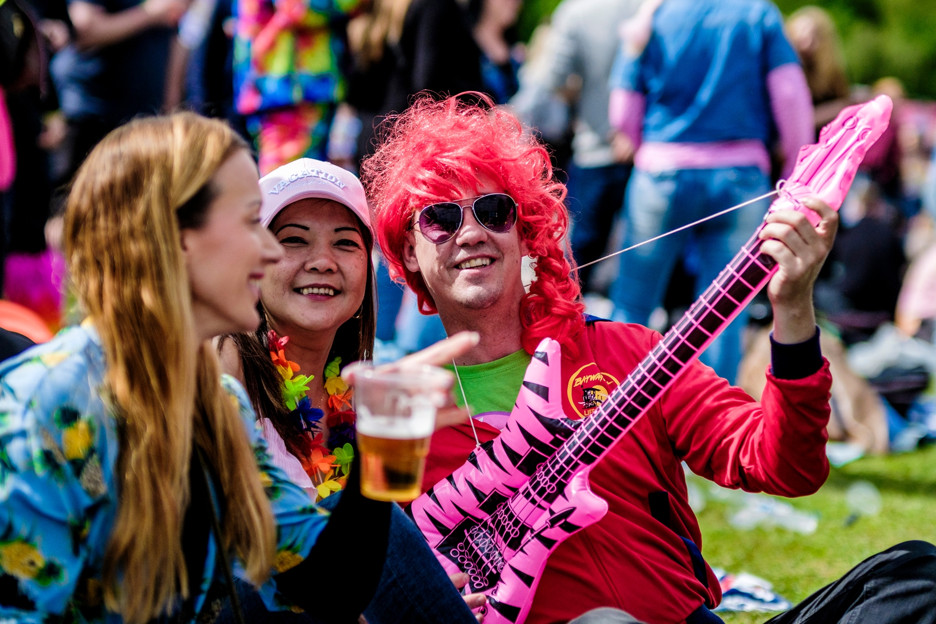 Der var mange farverige udklædninger til 'Vi Elsker'-festivalen i Rødovre sidste år. Til juni gælder det 'Festegnen', der er det nye festivalformat fra arrangørerne bag 'Vi Elsker'. - Robert Hendel Der var mange farverige udklædninger til 'Vi Elsker'-festivalen i Rødovre sidste år. Til juni gælder det 'Festegnen', der er det nye festivalformat fra arrangørerne bag 'Vi Elsker'.