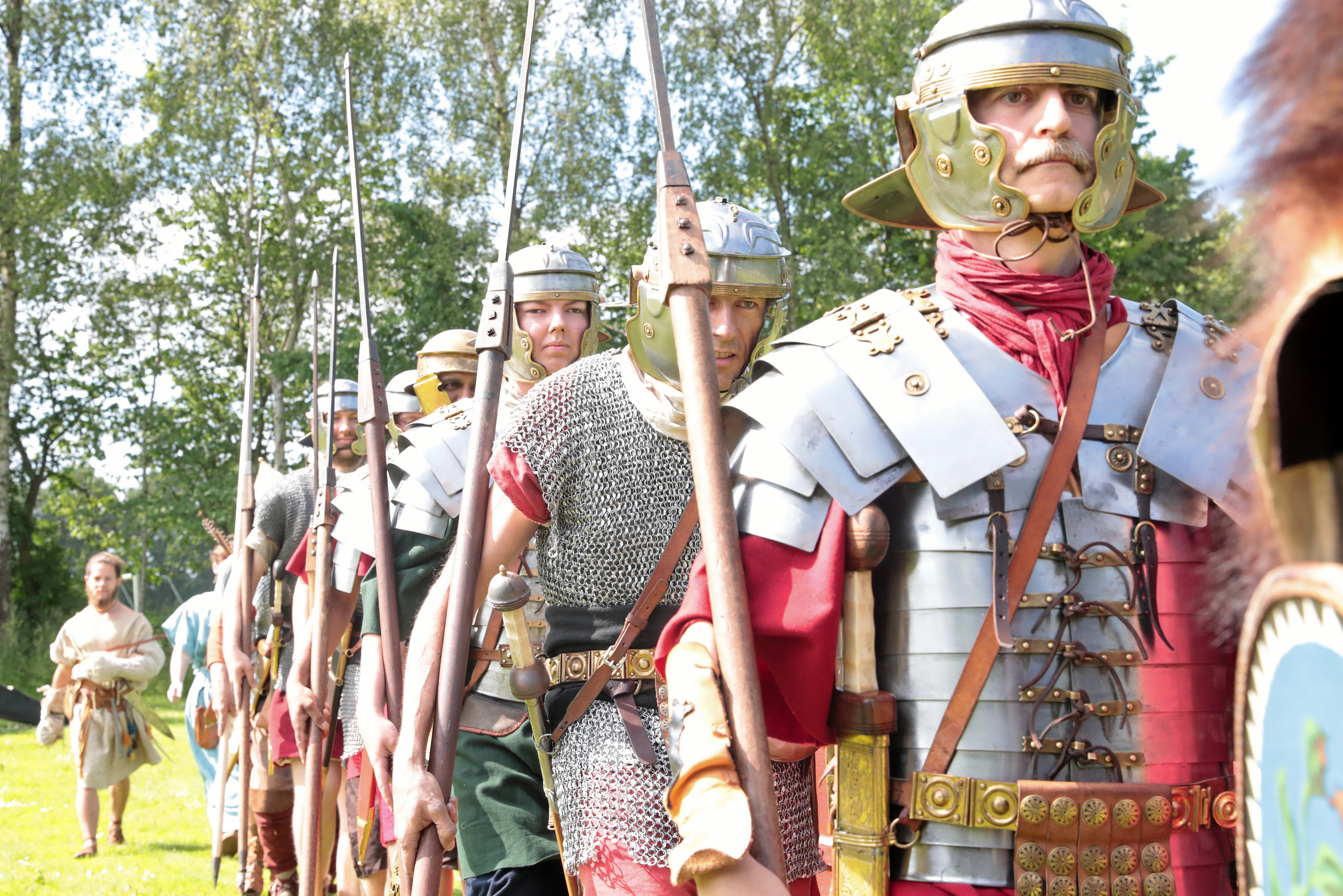 I 2025 blev Krigshistorisk Festival aflyst, fordi der ikke var penge til at afholde arrangementet. Nu forsøger man for første gang med entrébilletter. - Ian Nielsen I 2025 blev Krigshistorisk Festival aflyst, fordi der ikke var penge til at afholde arrangementet. Nu forsøger man for første gang med entrébilletter.
