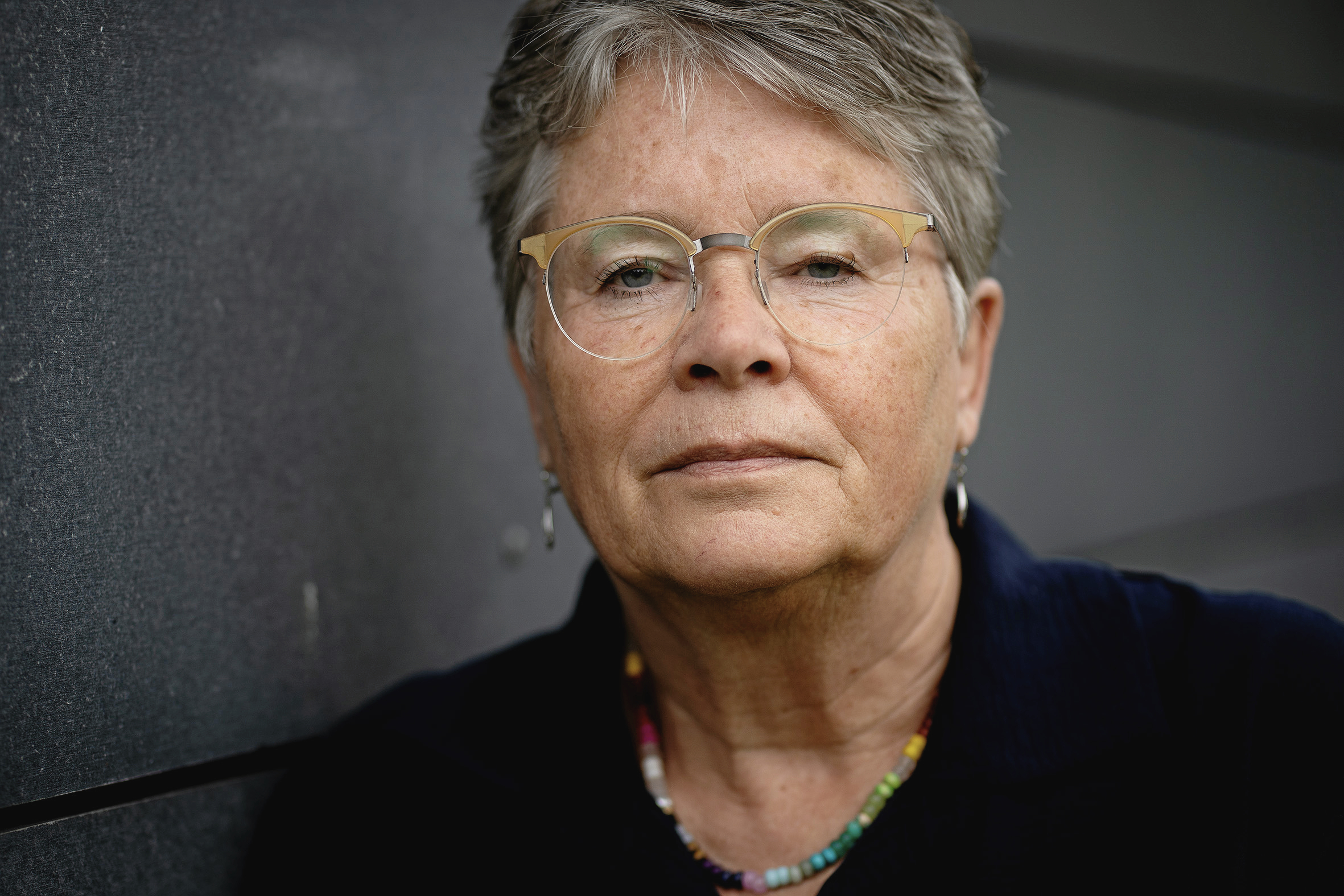 67-årige Mette Lund kan ikke gå tur med hunden, løbe ture eller være i sin have, når pollentallet er højt.