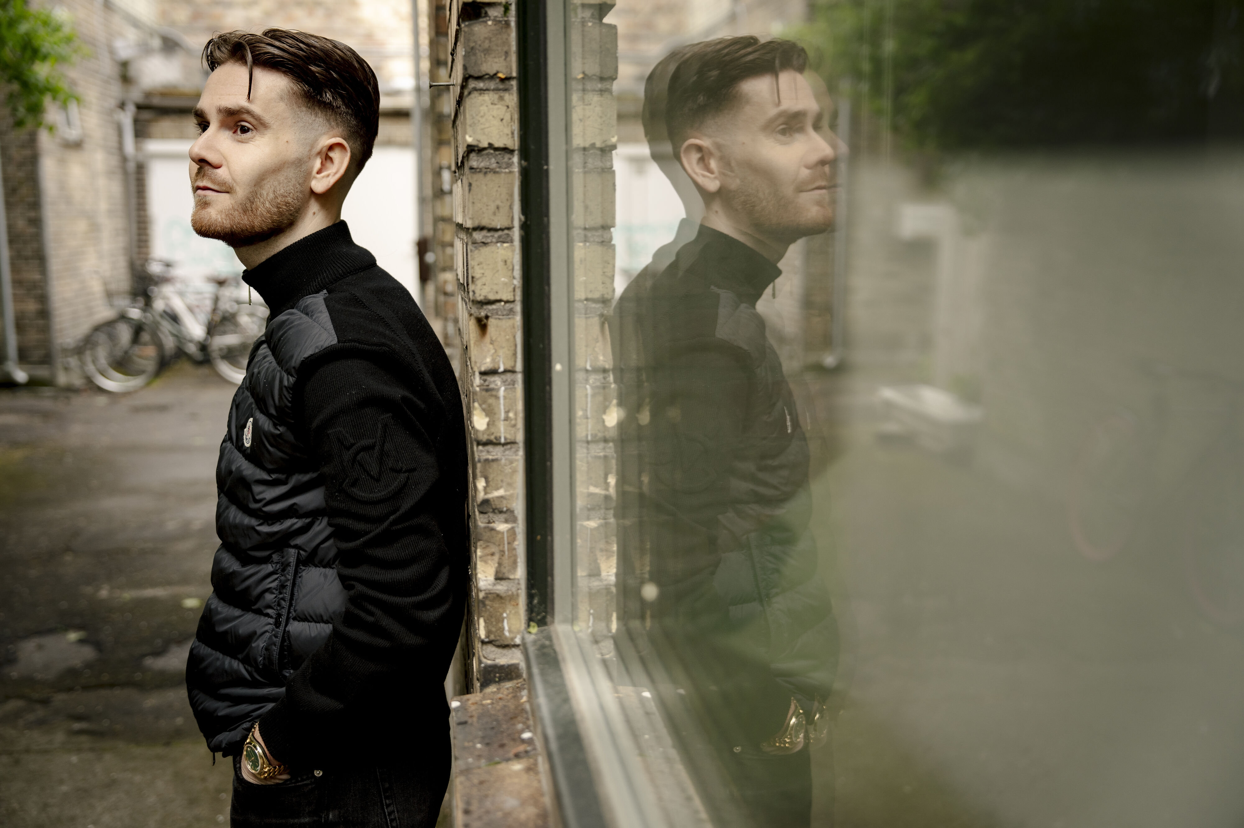 Victor Gaardboe er aktuel med sit femte album, "I dag, i morgen, 4 evigt". Albummet er et kærlighedsalbum, der er dedikeret til hans partner gennem knap fire år.