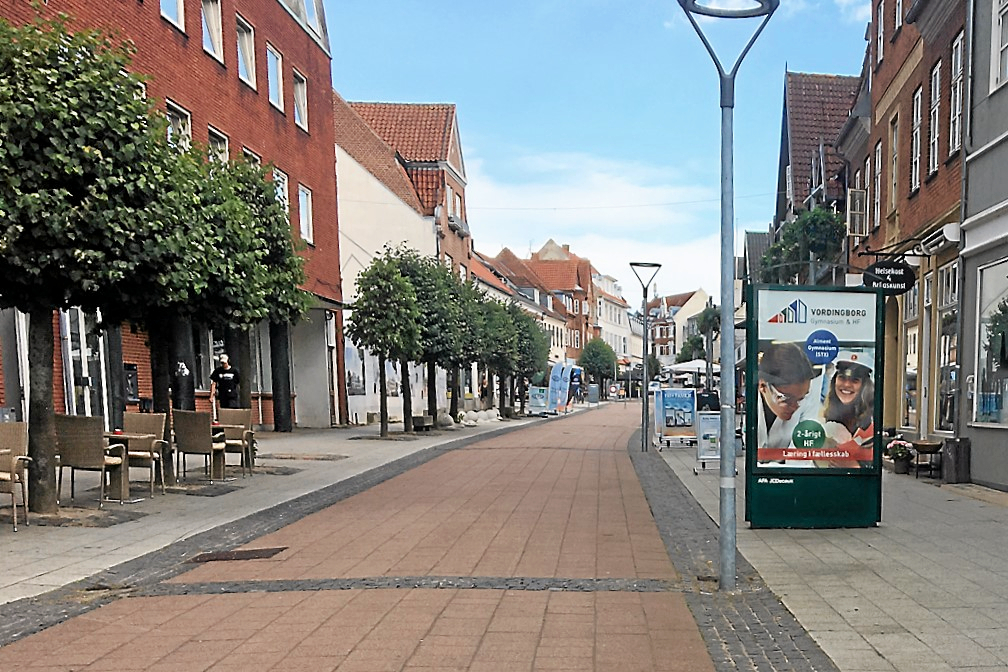 I København smider de bilerne ud af bymidten. I Vordingborg har samme beslutning kostet dyrt for handelslivet, siger debatskribent.