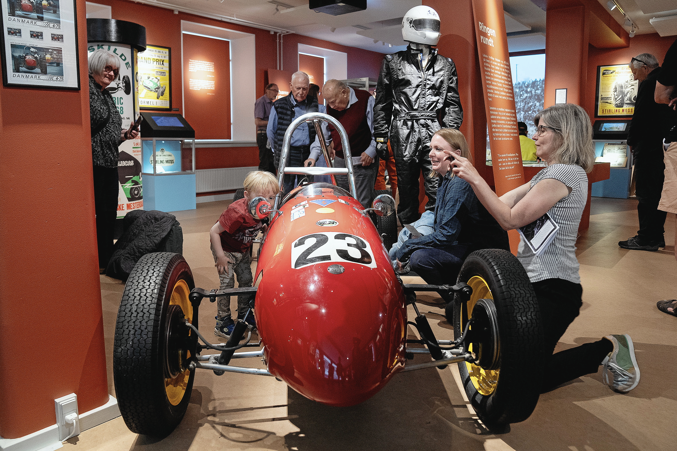 Roskilde Museums udstilling om Roskilde Ring har noget for alle aldre.