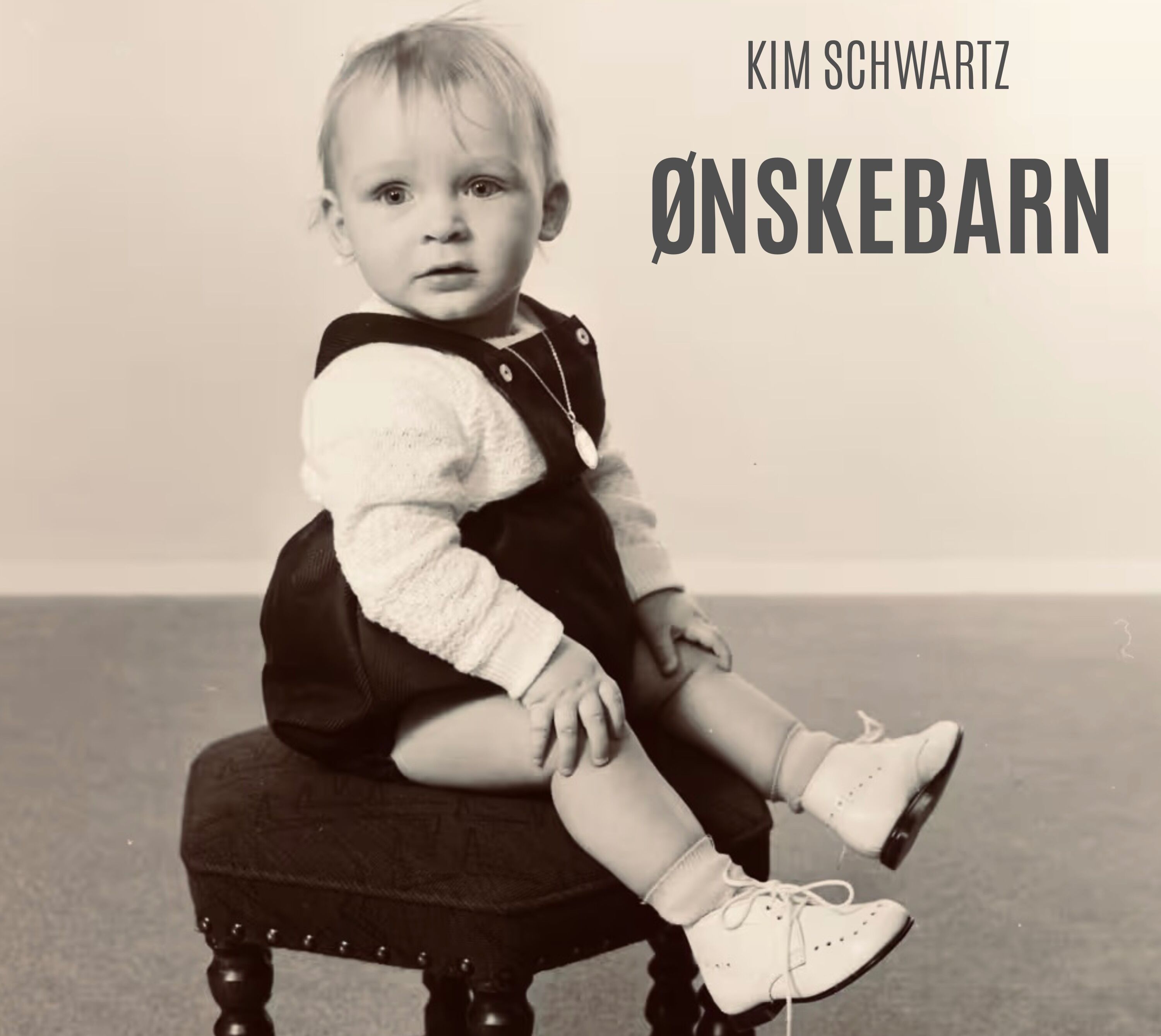 "Ønskebarn" er tilgængelig på diverse platforme. Sangen er en hyldest til Kims livsrejse og til de spørgsmål, der får en til at se tilbage på sine livsvalg.