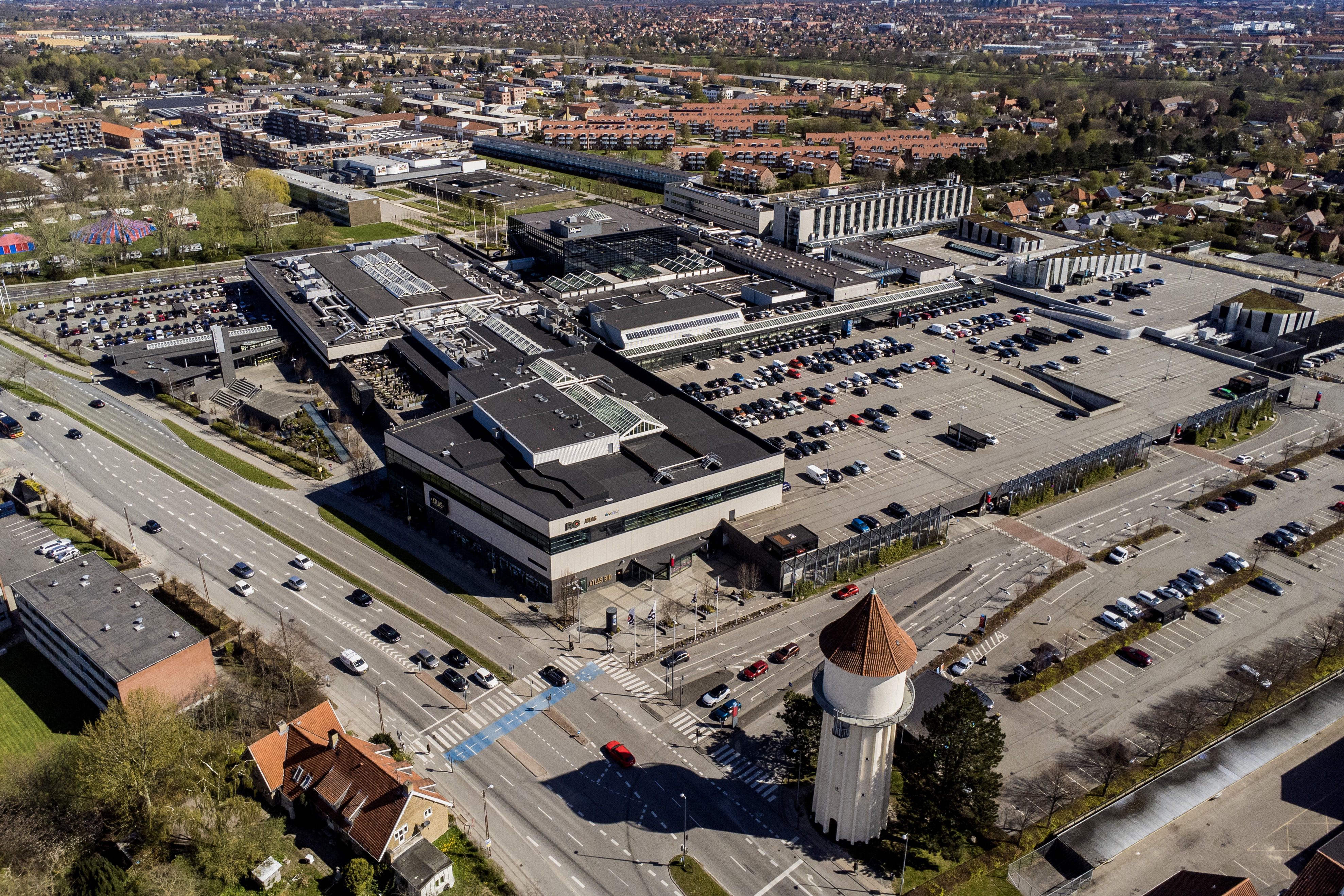 Der lå nærmest ikke andet end marker, da Rødovre Centrum skød op i 60'erne. Dens status som byens samlingspunkt har haft en stor betydning for byens identitet, siger lokalarkivar.