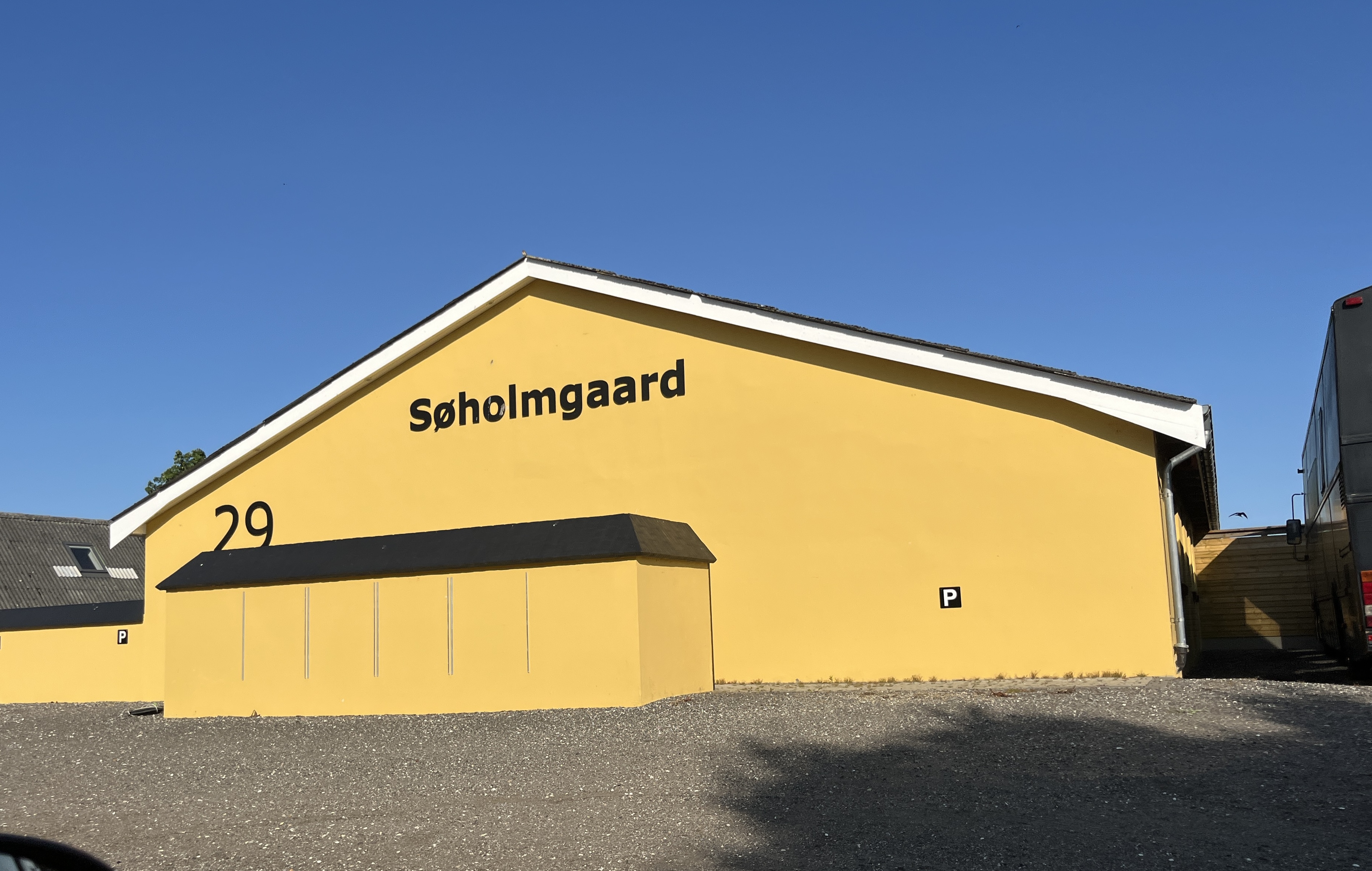 På denne ejendom blev Jimmi Lillelund brændt, efter han ifølge retten var blev dræbt af sin svoger og nevø.