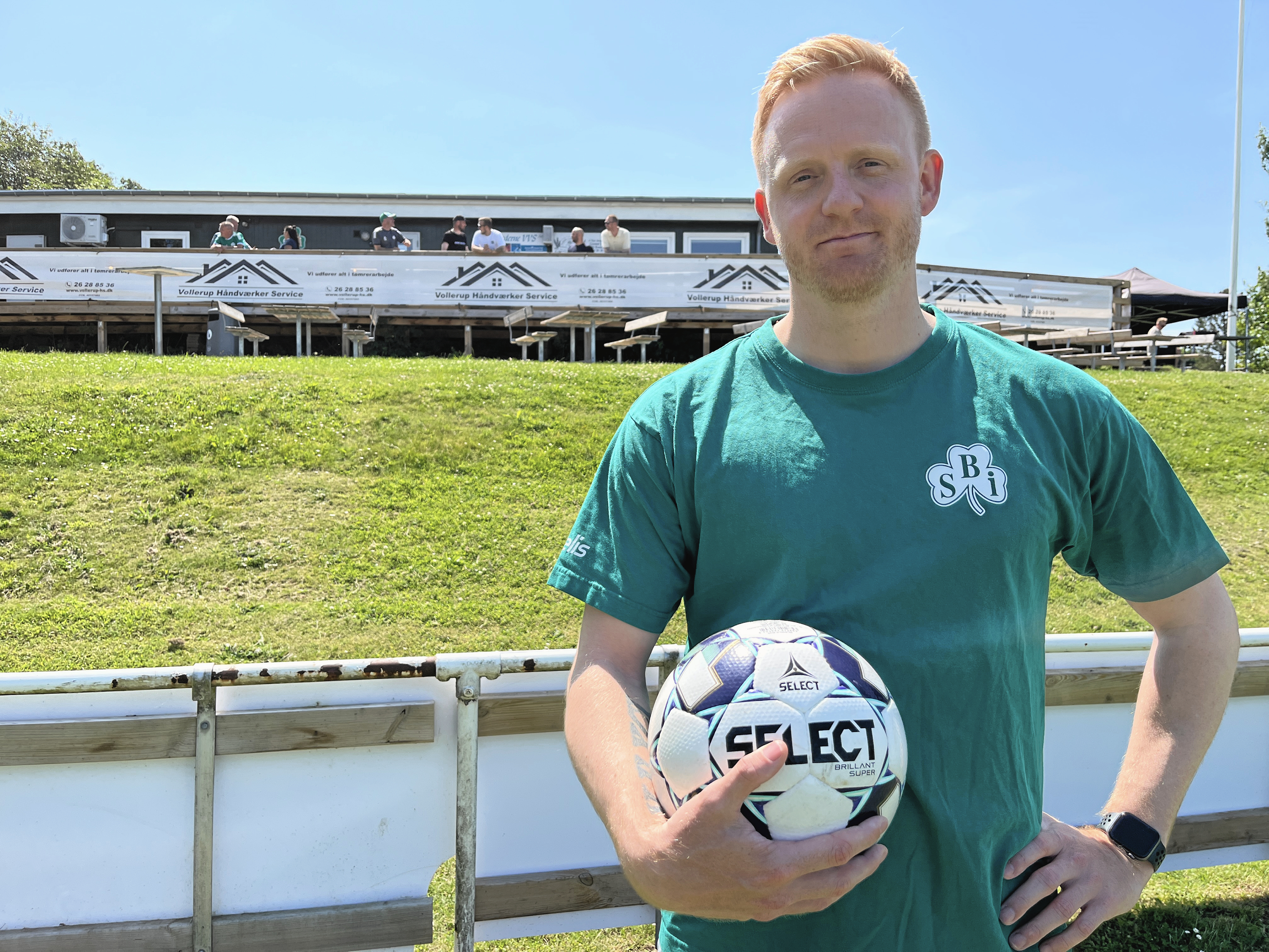 Efter syv år som spillende træner, hvor Svebølle BI er gået fra at spille Serie 3 til Sjællandsserien, snørede Jonas Thomsen lørdag støvlerne for klubben for sidste gang.