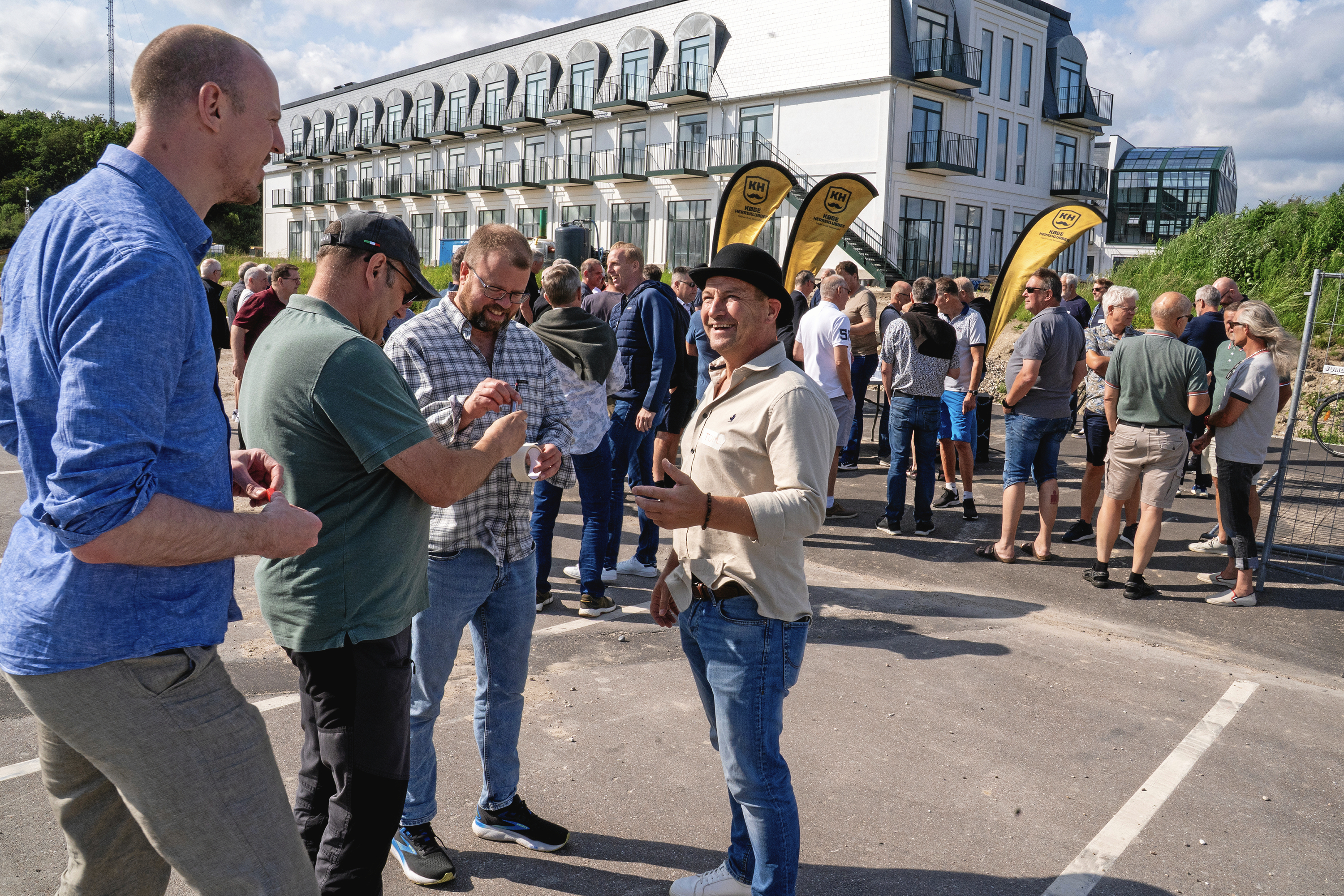 Initiativet Køge Herreklubber blev mandag fejret, hvor der var rundvisning på byens nye luksushotel.