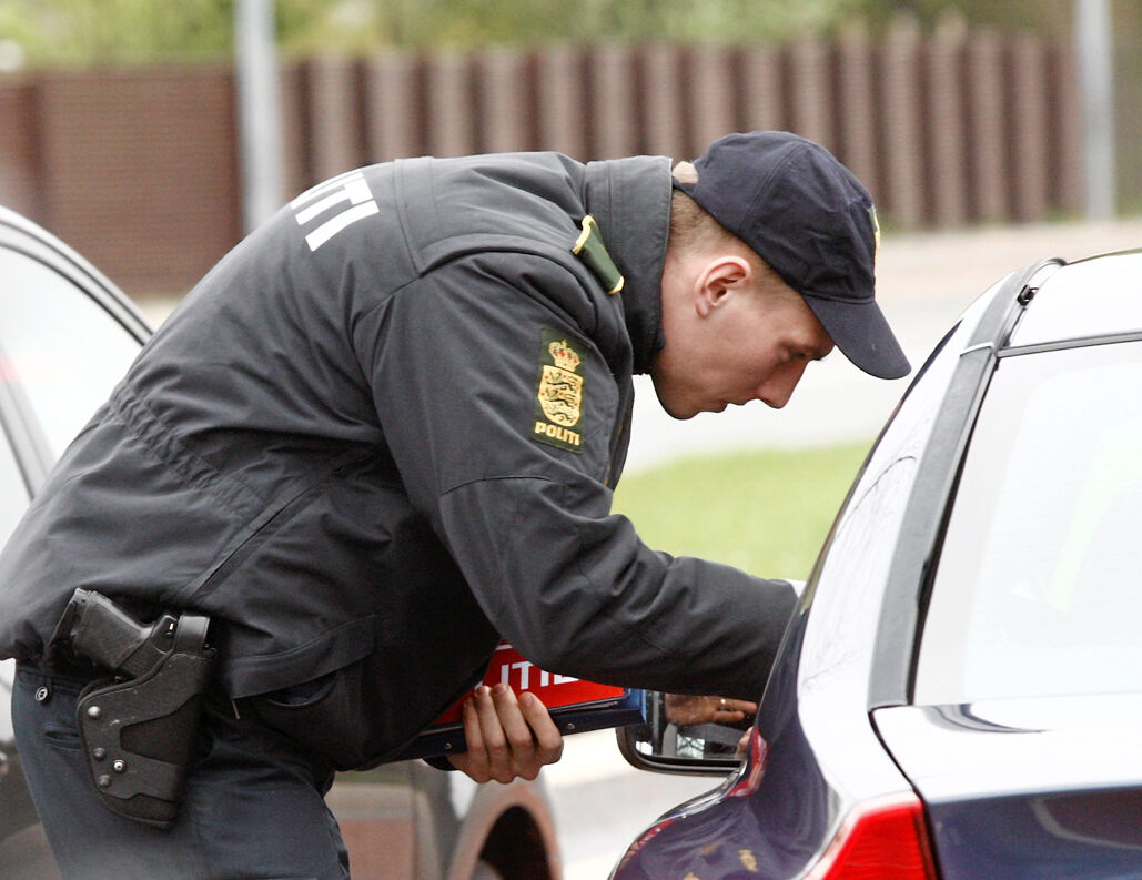 Det lykkedes en af politiets patruljevogne at opspore køretøjet, som vidner havde anmeldt for slingrende kørsel.