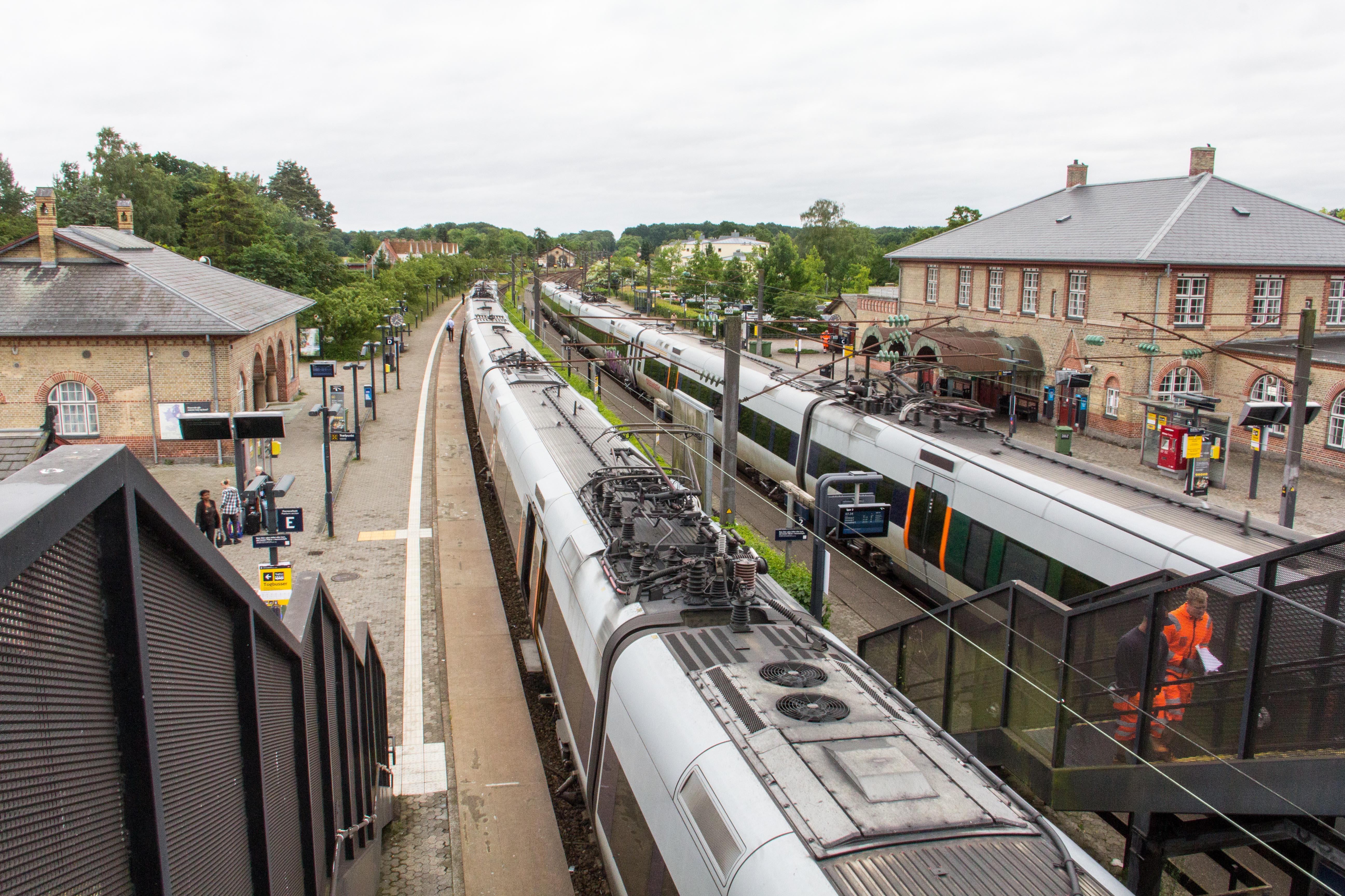 - Virkeligheden er, at DSB har gjort Kystbanen langsommere, dårligere og meget dyr - uden at levere det, de lovede til gengæld, skriver Birgitte Bergman (K).