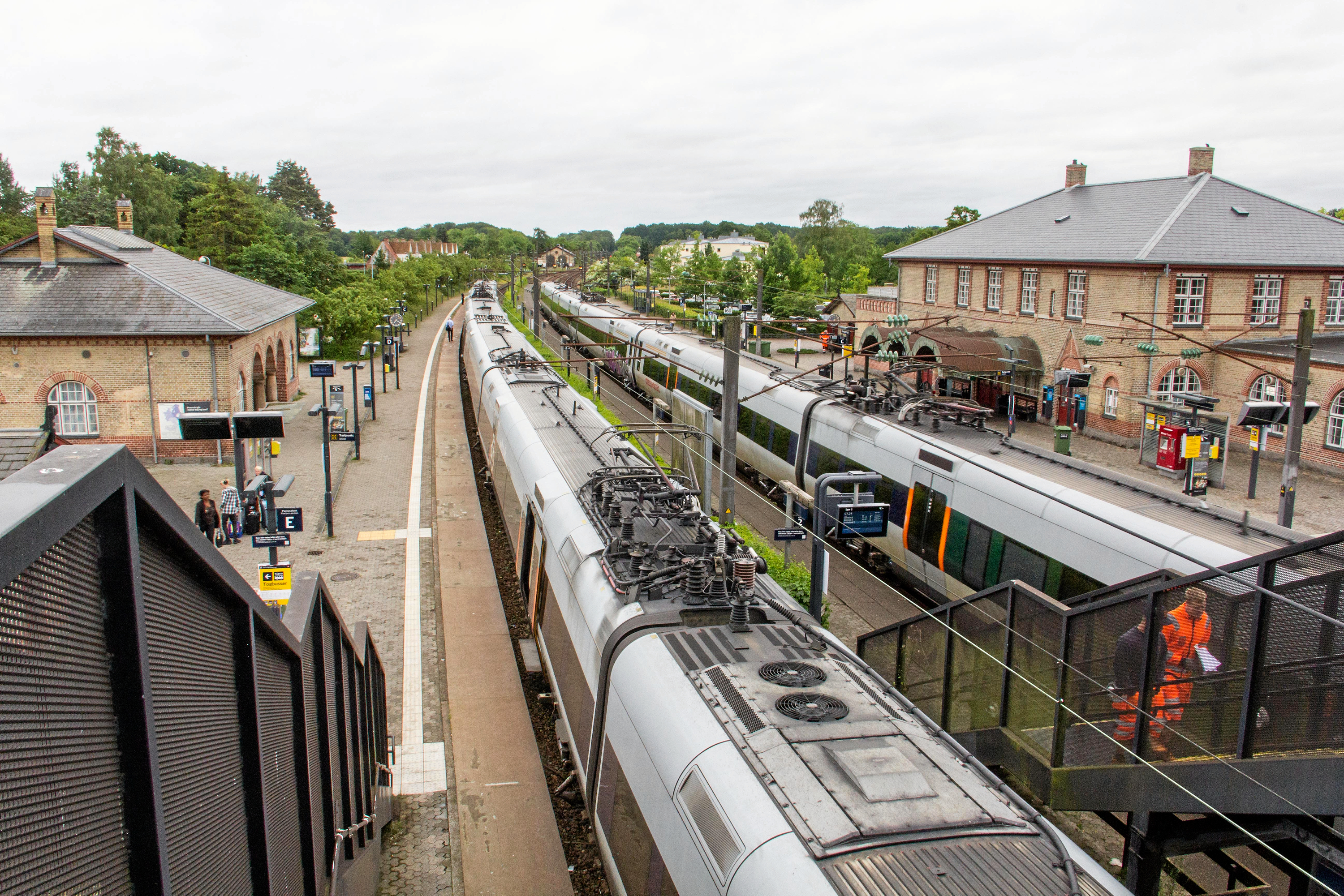 Hver tredje plads skulle stå ledig på Rungsted Kyst Station - men sådan er virkeligheden langt fra, mener pendler.