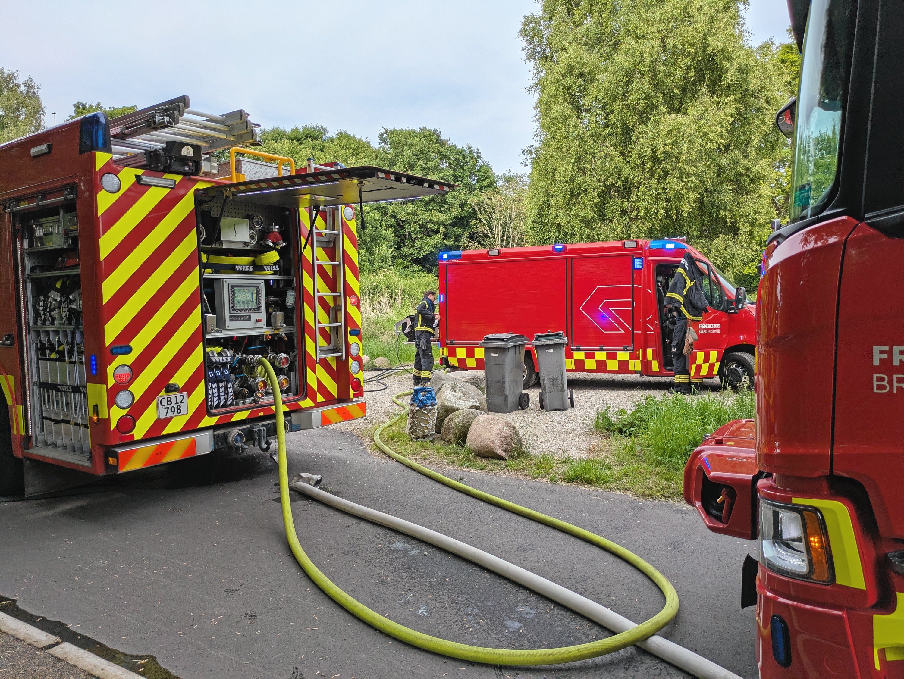 Brandvæsnet måtte på en travl dag rykke ud til brand i Hillerød.