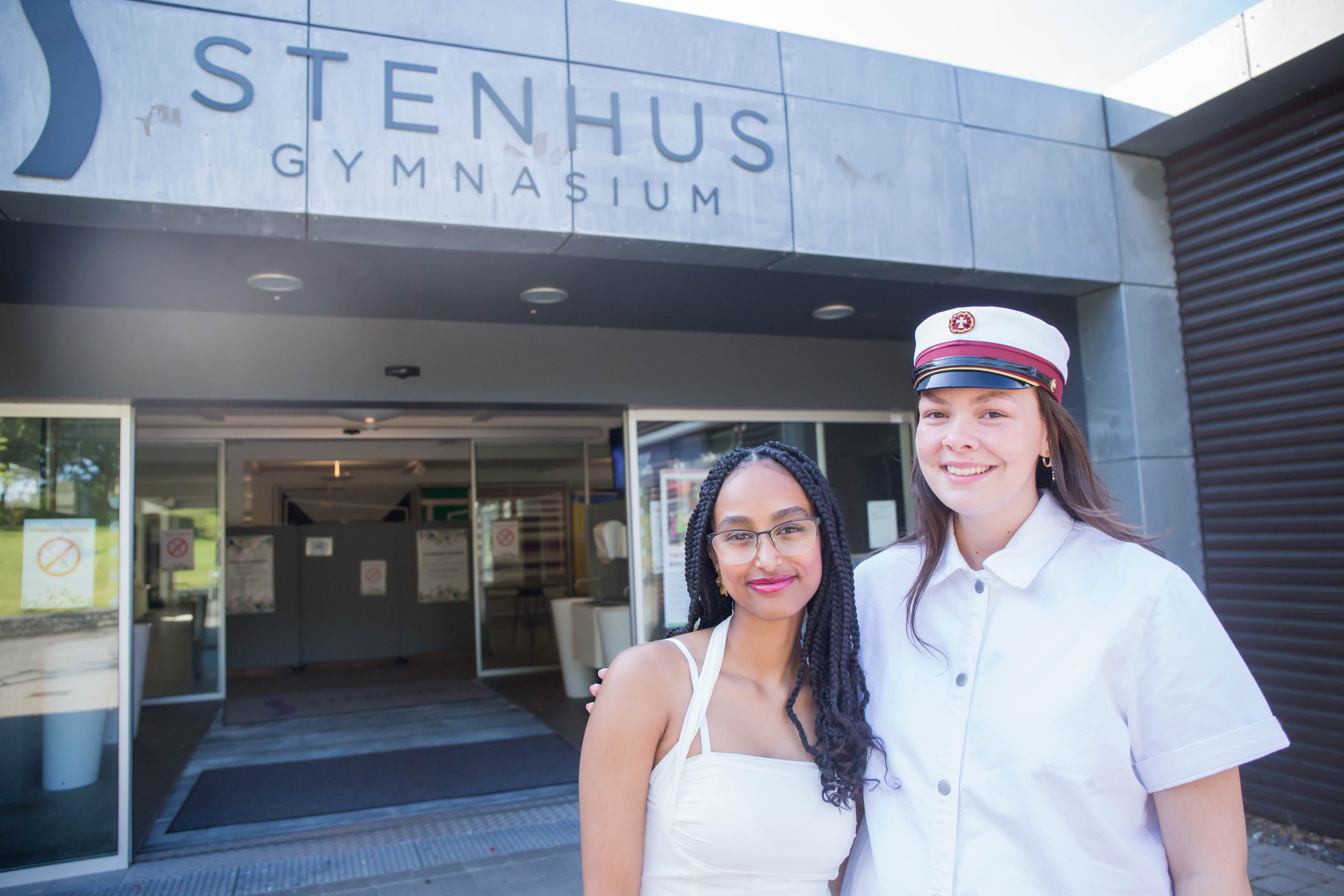 - I starten var det mega hårdt, og på et tidspunkt tidligt i 1. g var jeg også tæt på at droppe ud, men den hjælp, som jeg har fået fra fx læsevejleder Anne Bach har virkelig hjulpet mig, fortæller Alma Kaas Rasmussen fra 3.a.