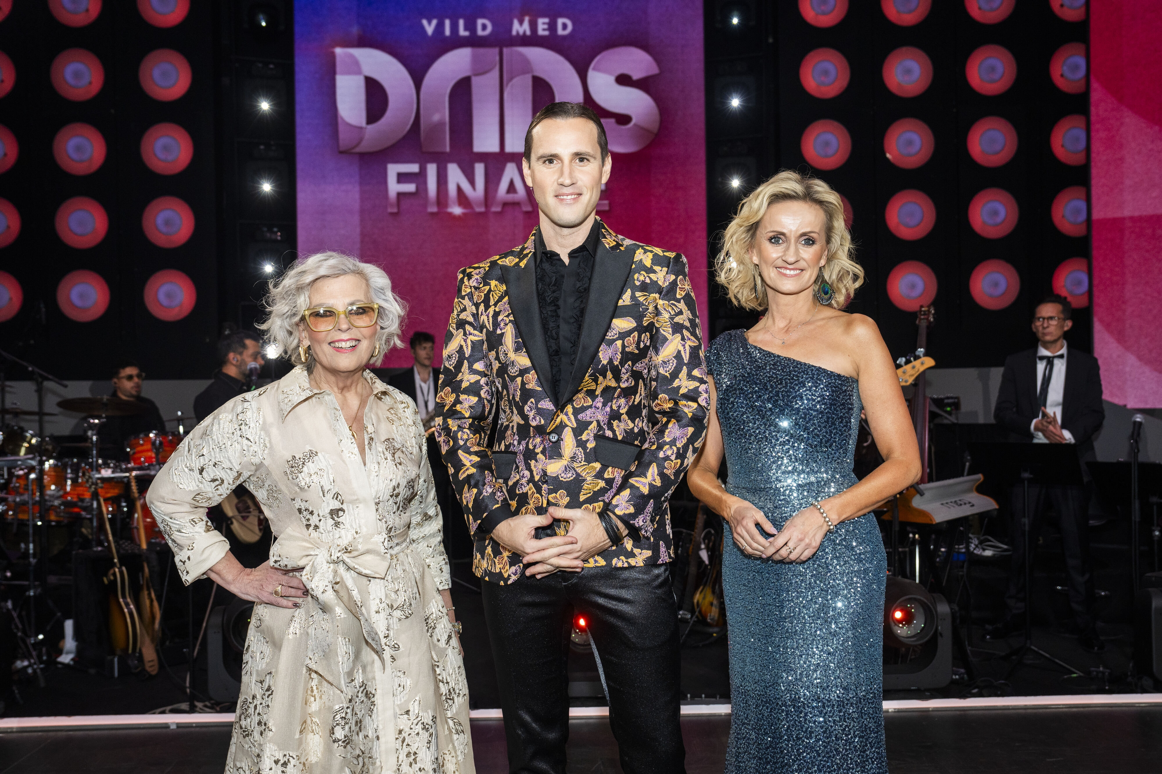 Dommerne Lene James Mikkelsen, Sonny Fredie Pedersen og Marianne Eihilt tager plads ved dommerbordet for sidste gang til september. Efter 20 år og 22 sæsoner lukker og slukker TV 2 for danseprogrammet "Vild med dans". (Arkivfoto).