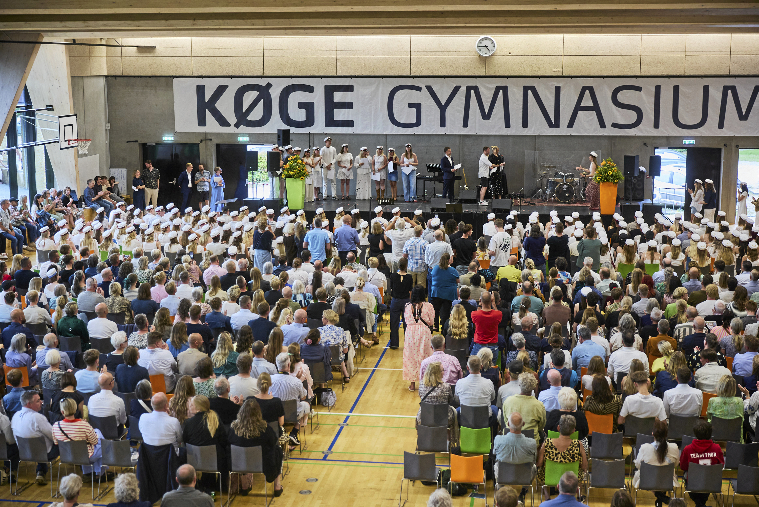 En elev skal fremstilles i grundlovsforhør efter trusler om skyderi mod gymnasium.