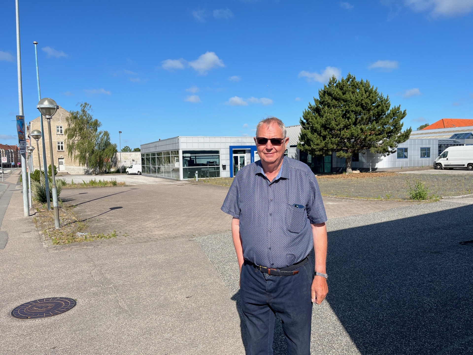 Willy Jensen fra Slagelse Kloakservice har ejendomme til en værdi af godt 142 millioner kroner i Slagelse Kommune. Blandt andet ejer han Ford-grunden i Smedegade, som han regner med snart vil blive solgt, så der kan bygges boliger.