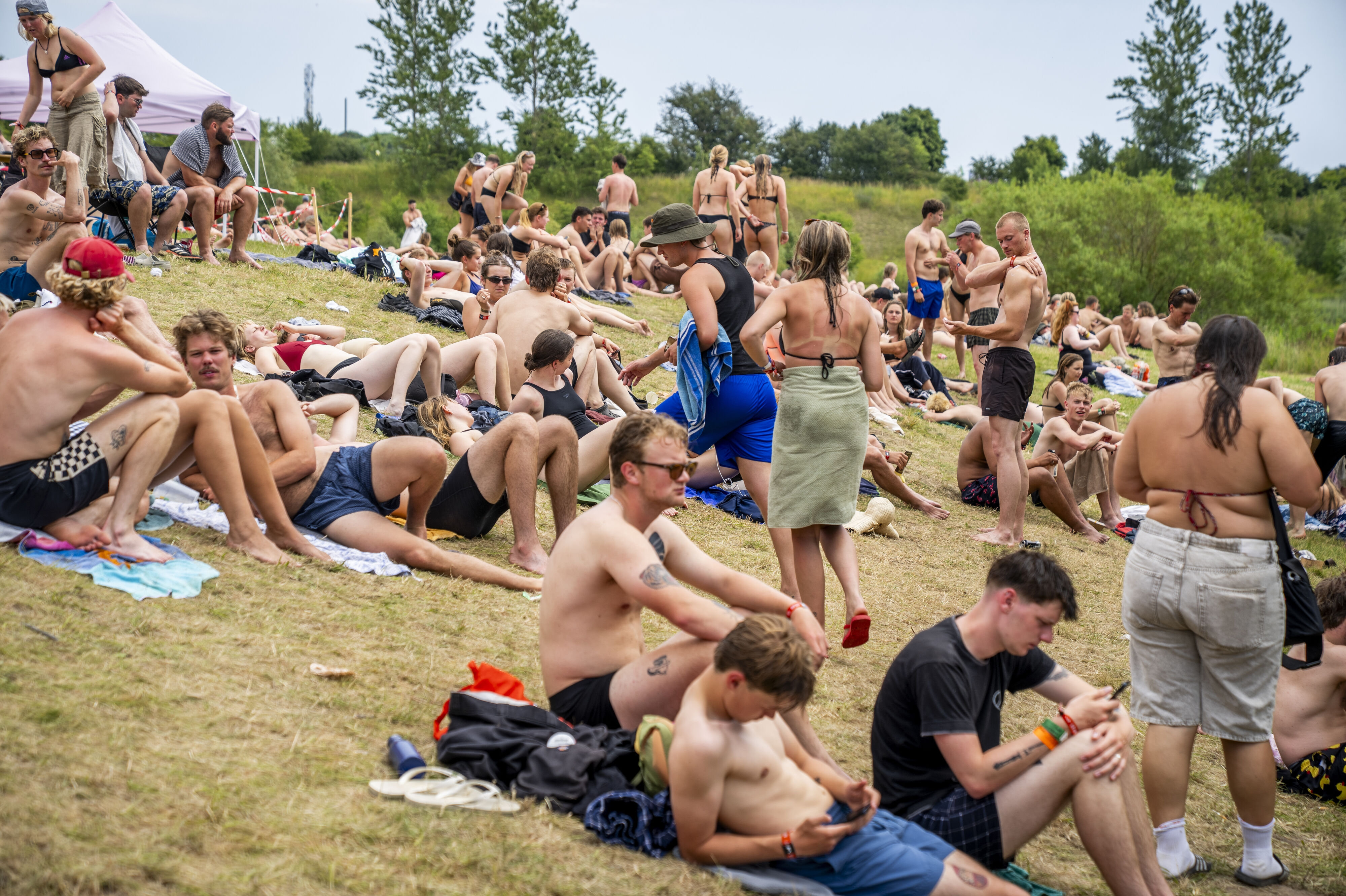 Den seneste rekord blev sat i 2019, hvor der på Roskilde Festival blev målt 32,0 grader. Onsdag har årets festivalgæster kæmpet med varmen.