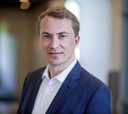 Morten Messerschmidt har overtaget formandsskabet for DF efter Pia Kjærsgaard, og han har også overtaget hendes spidskandidatur i den store Sjællands Storkreds - Presse Morten Messerschmidt har overtaget formandsskabet for DF efter Pia Kjærsgaard, og han har også overtaget hendes spidskandidatur i den store Sjællands Storkreds